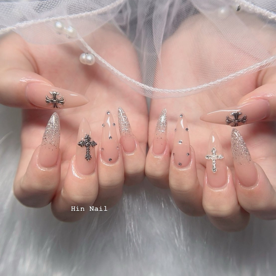 Hin_Nail