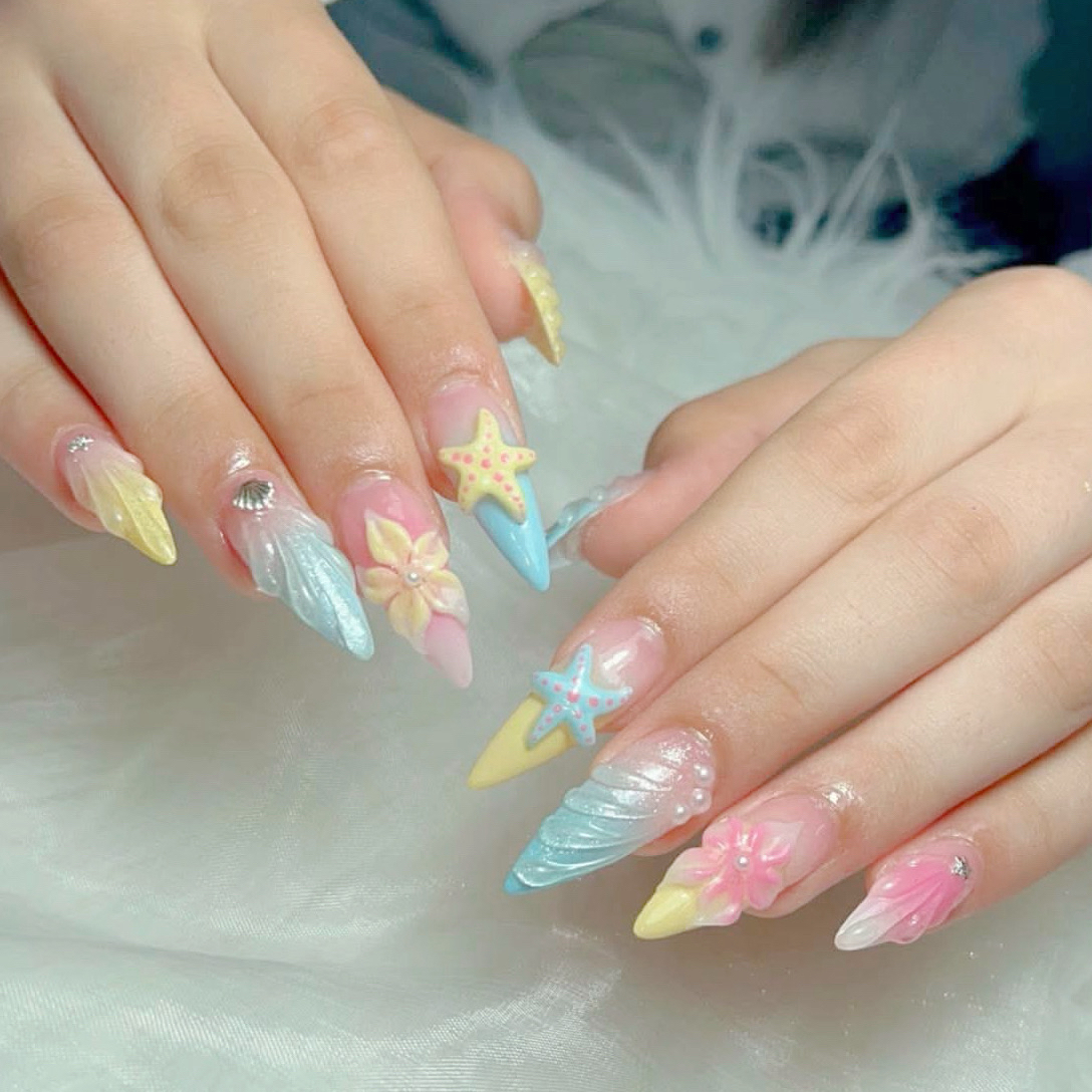 Celine_nail
