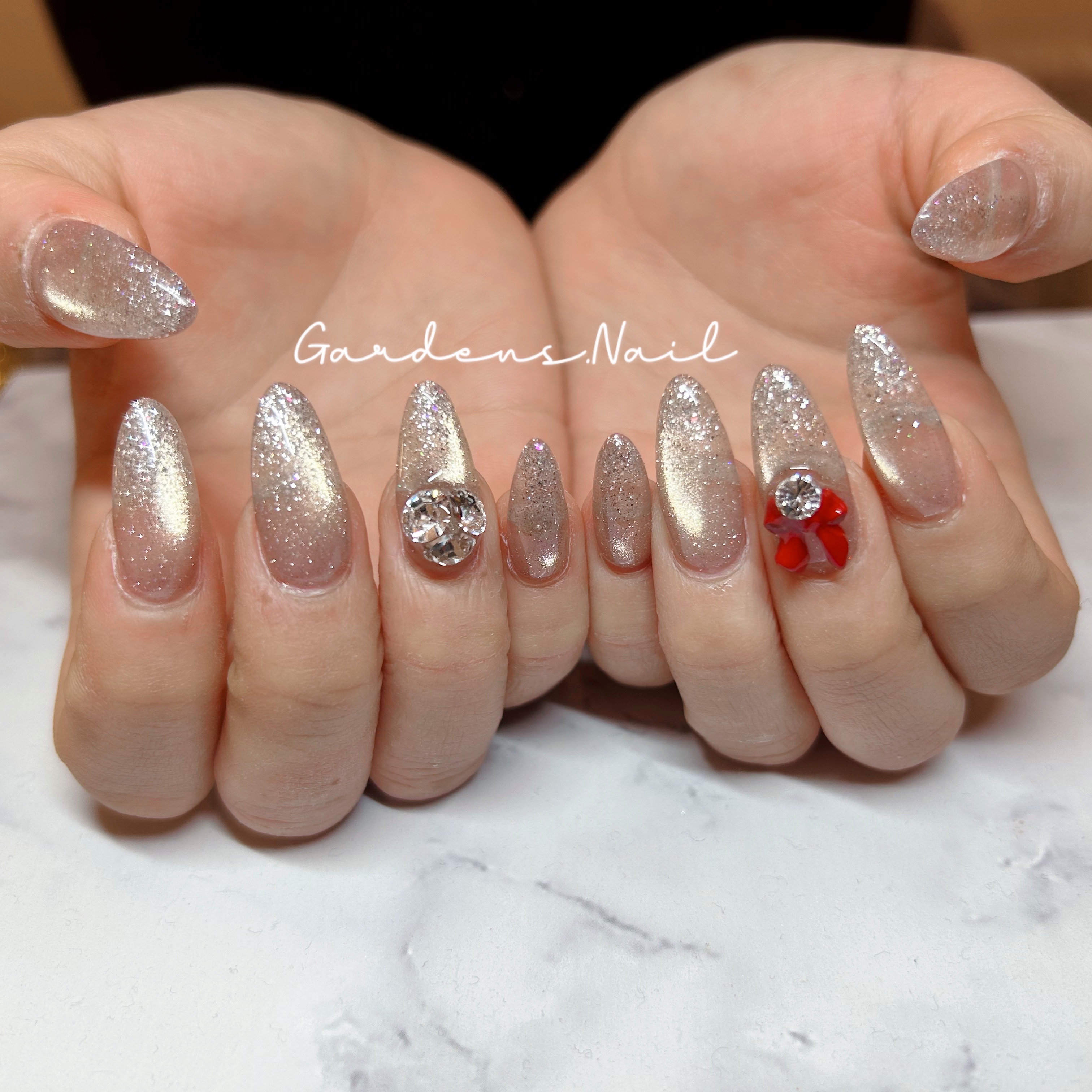 Gardens.Nail