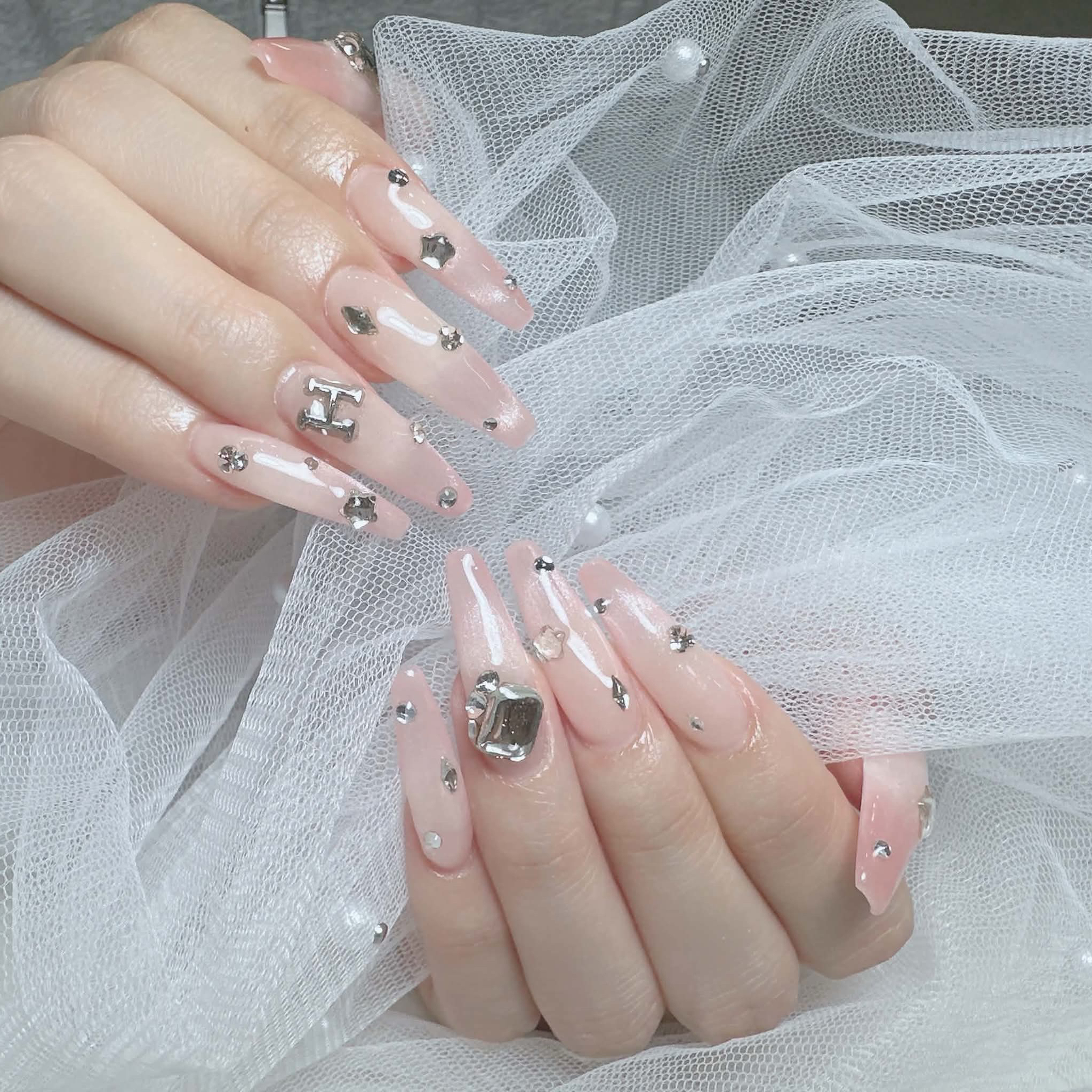 Har02_Nail