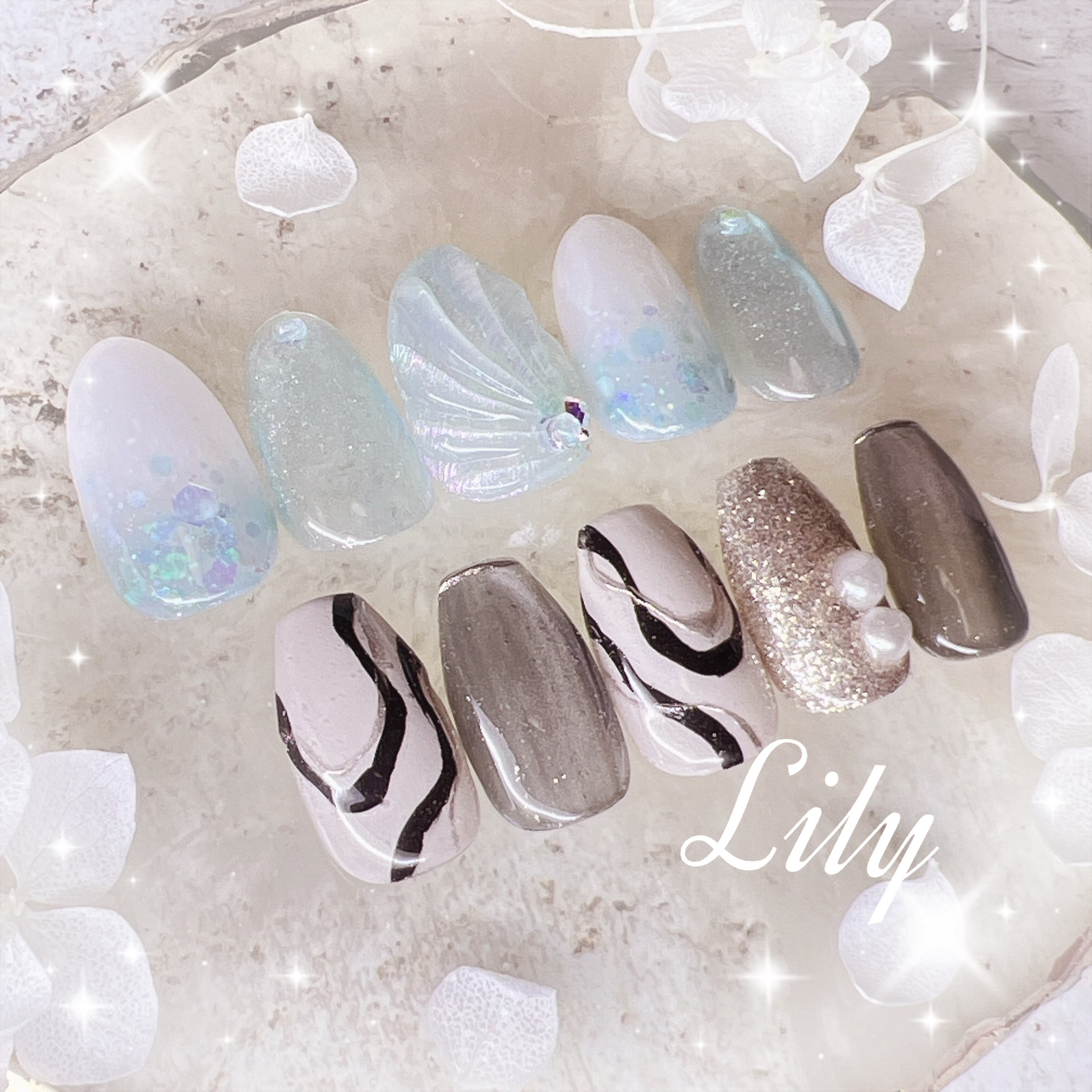 Lily.nail