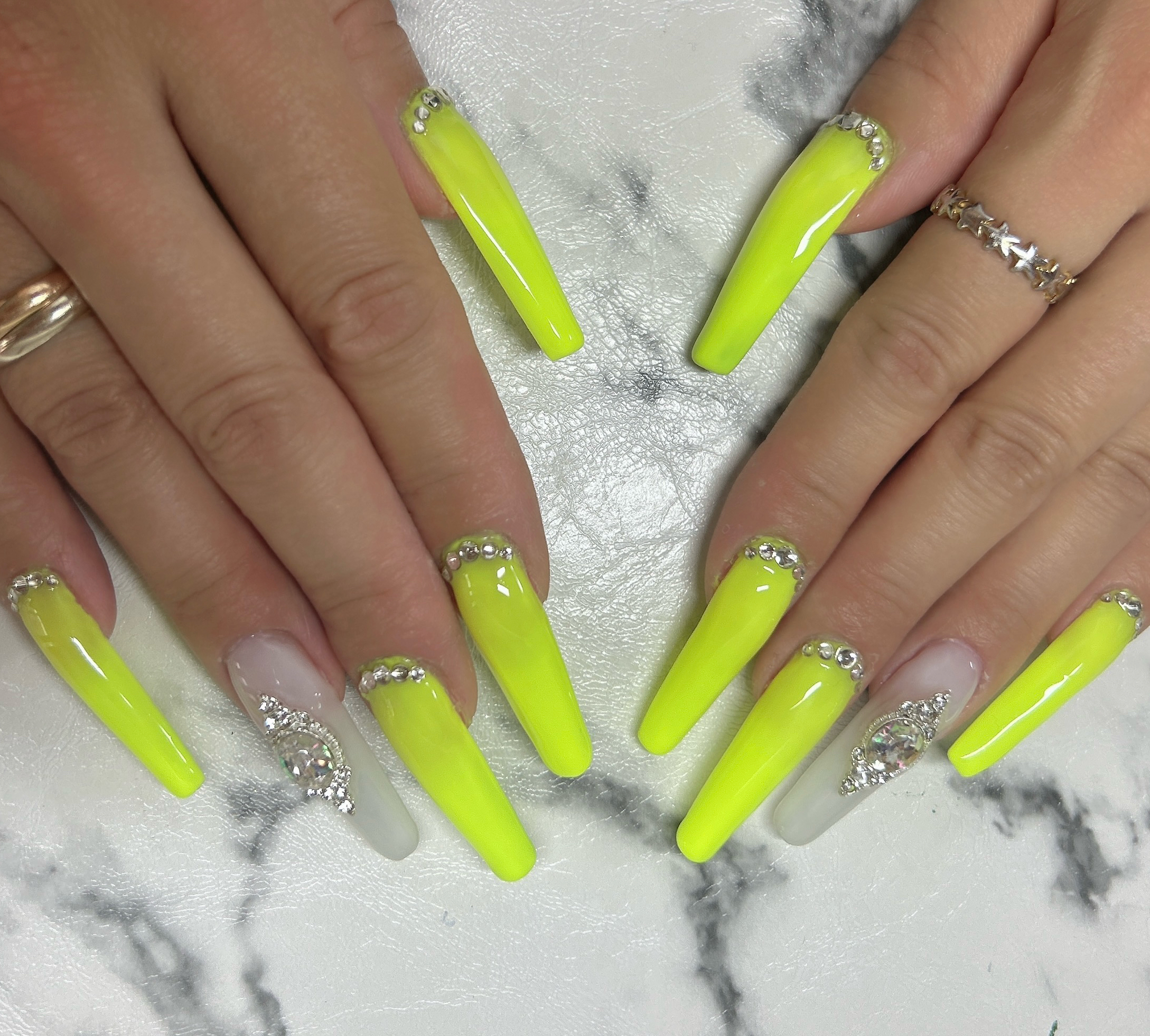 A.anela_nail