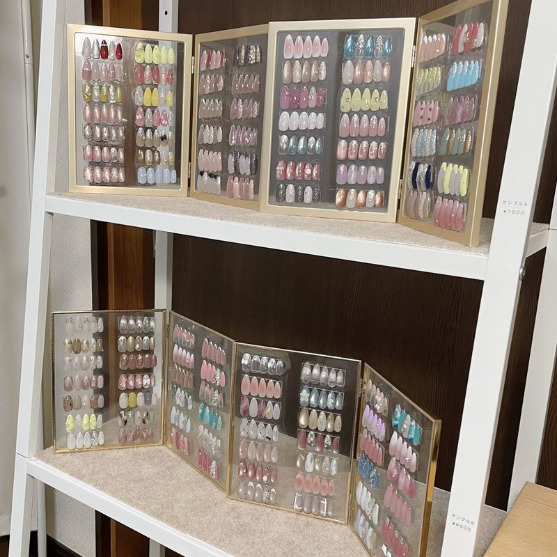 Private nail salon Lita