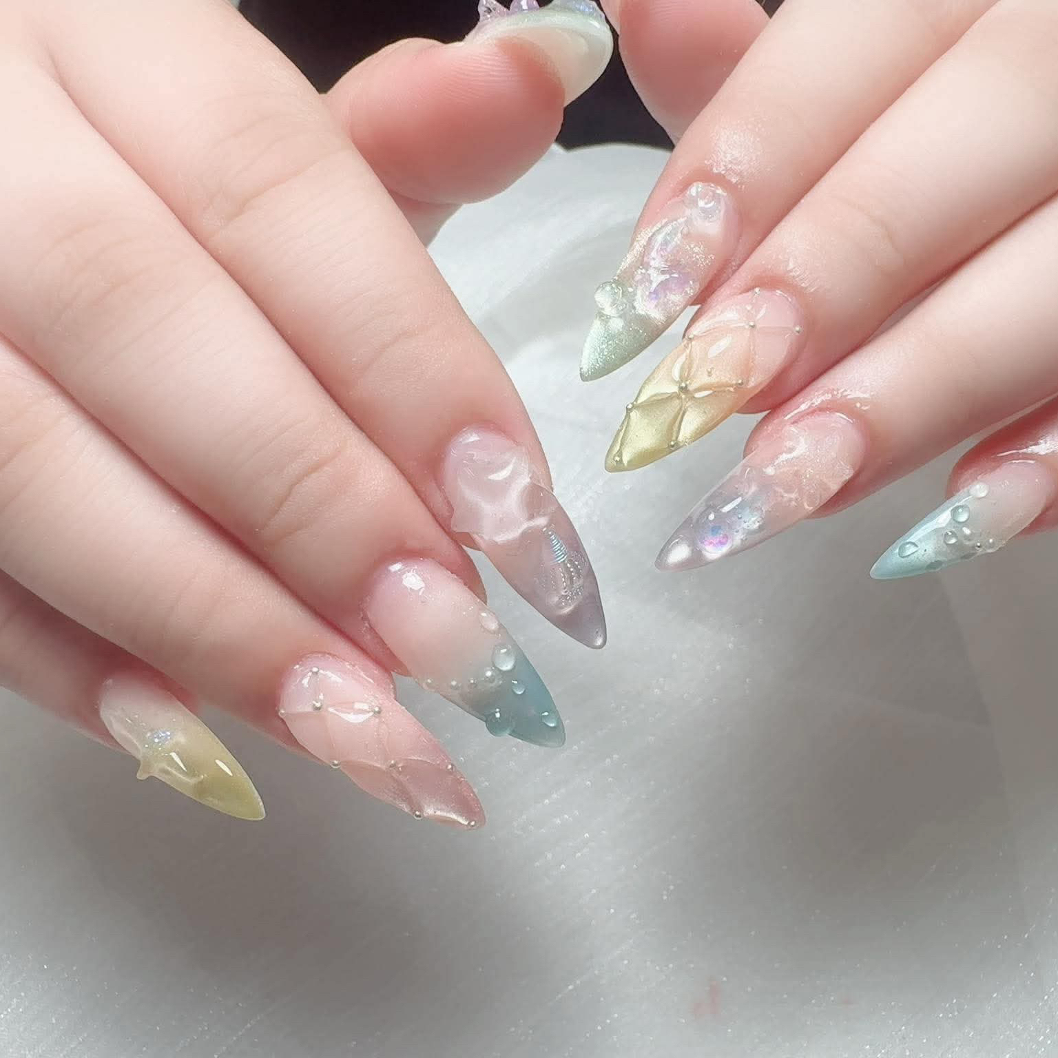 suki.Nail