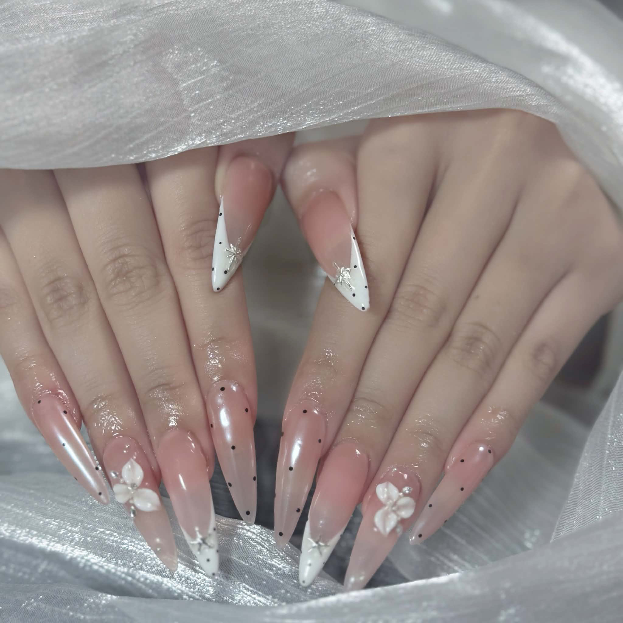 Aurora_nail