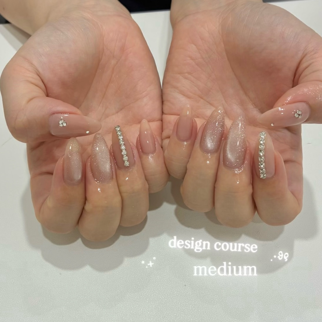 nyua_nail