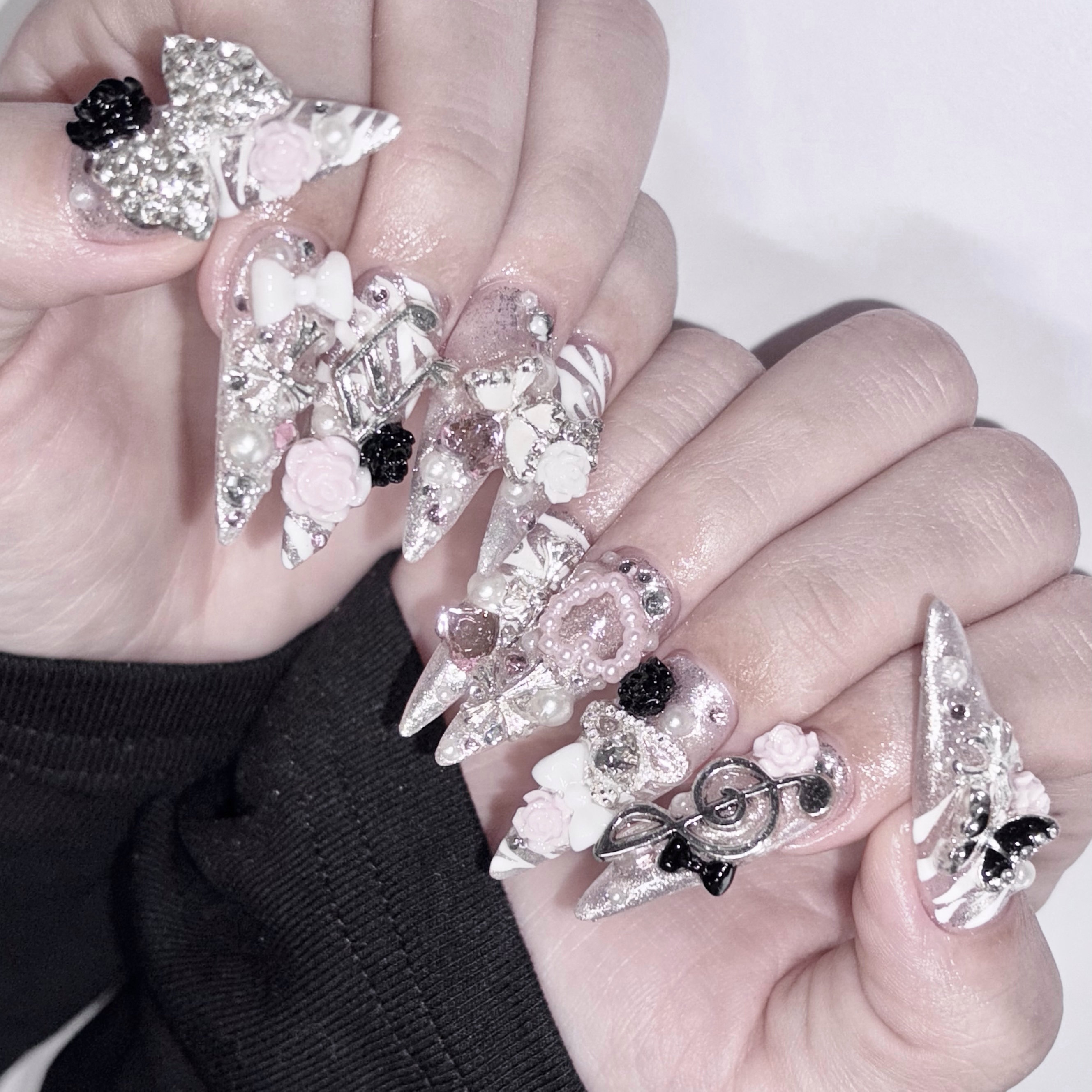 LOVEBOMBNAILS