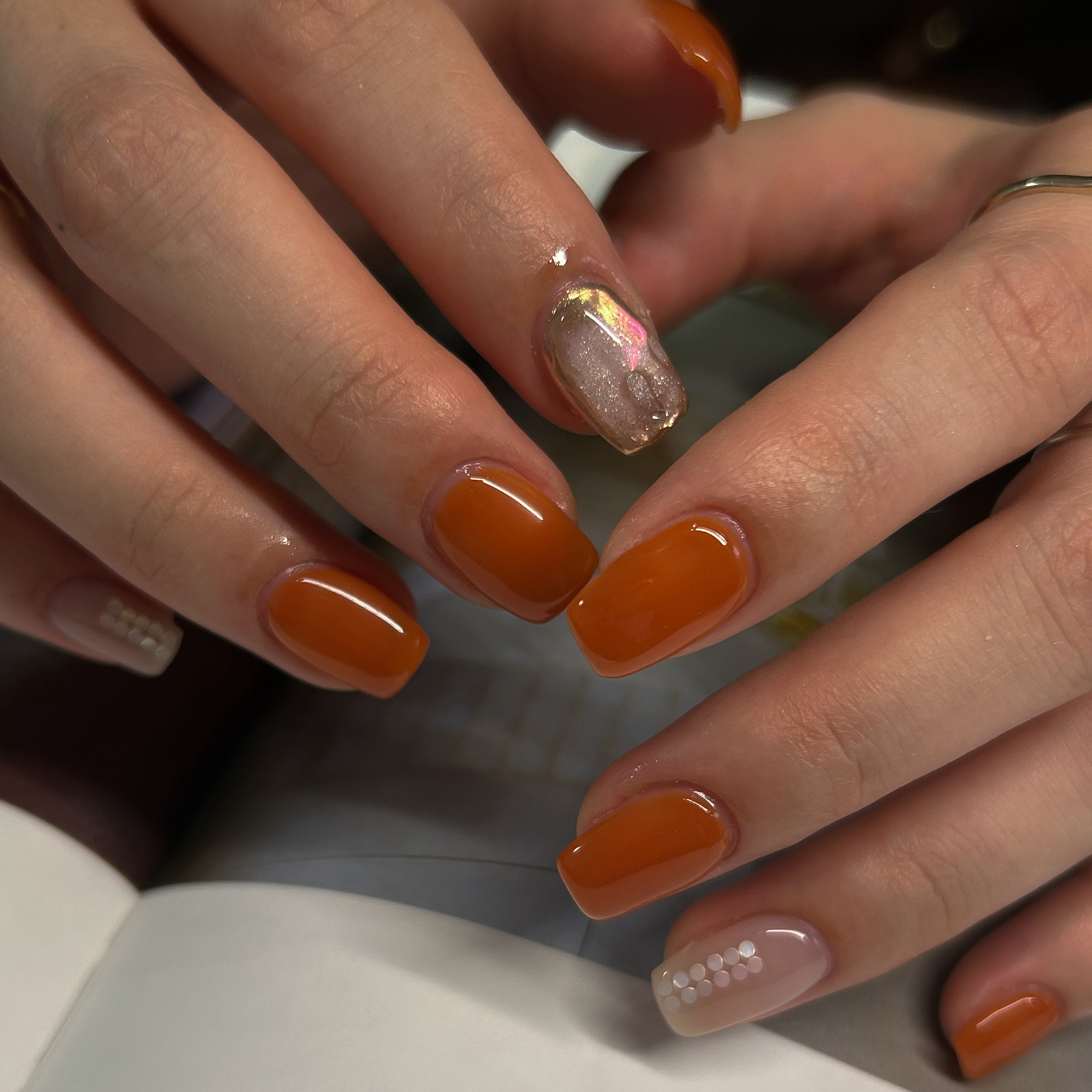 une_.nail