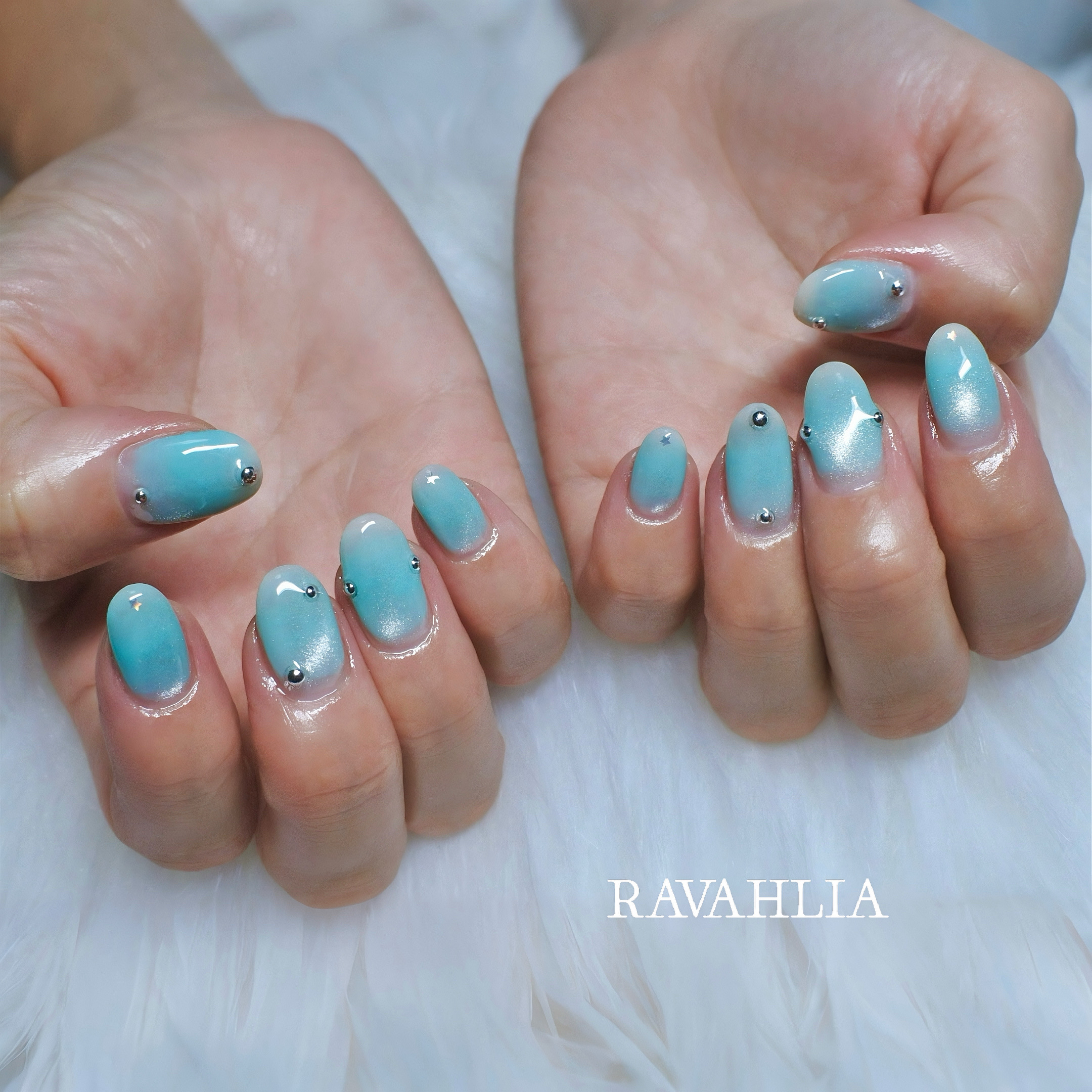 Ravahlia_nails
