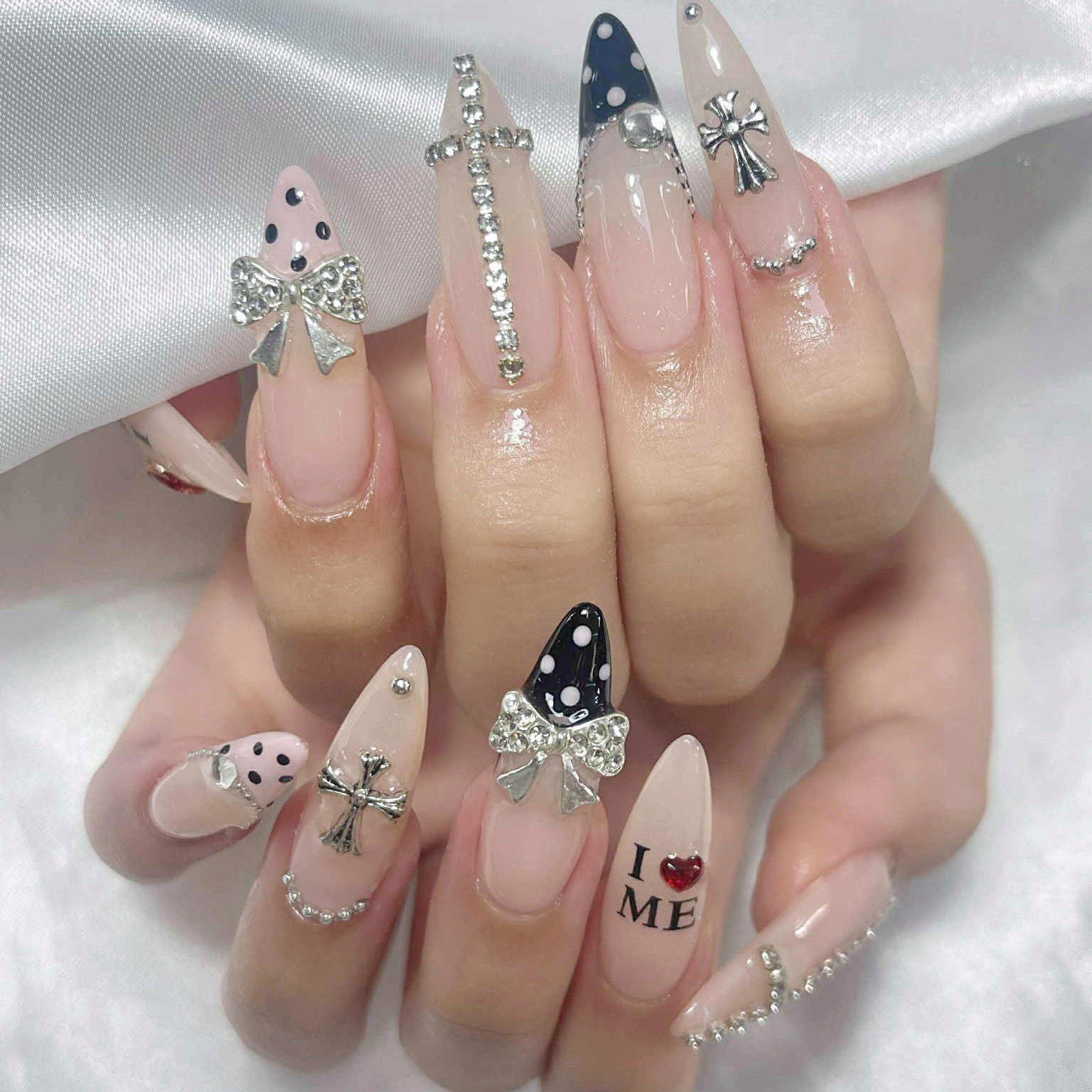 yumi_leela