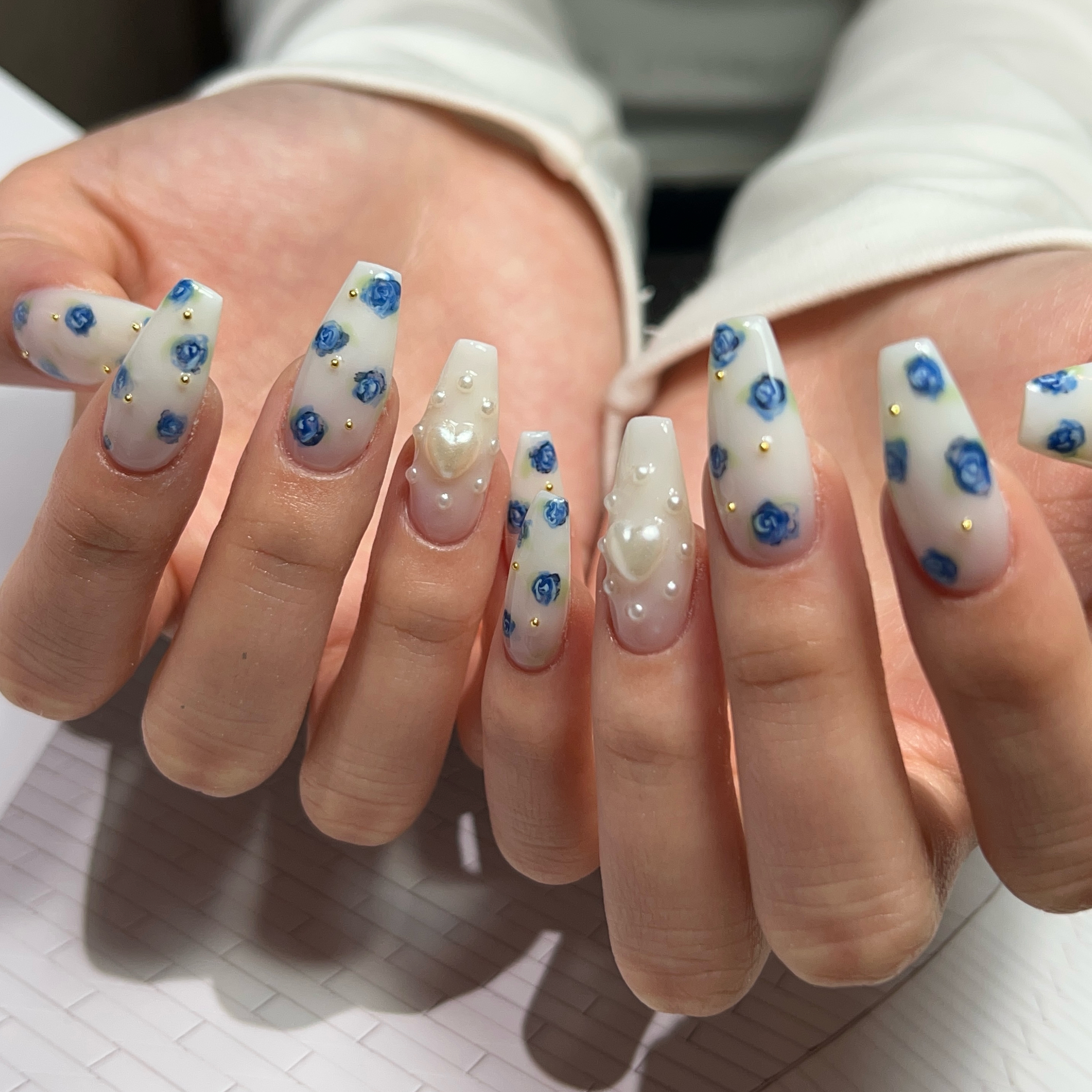 ami.lumidenails