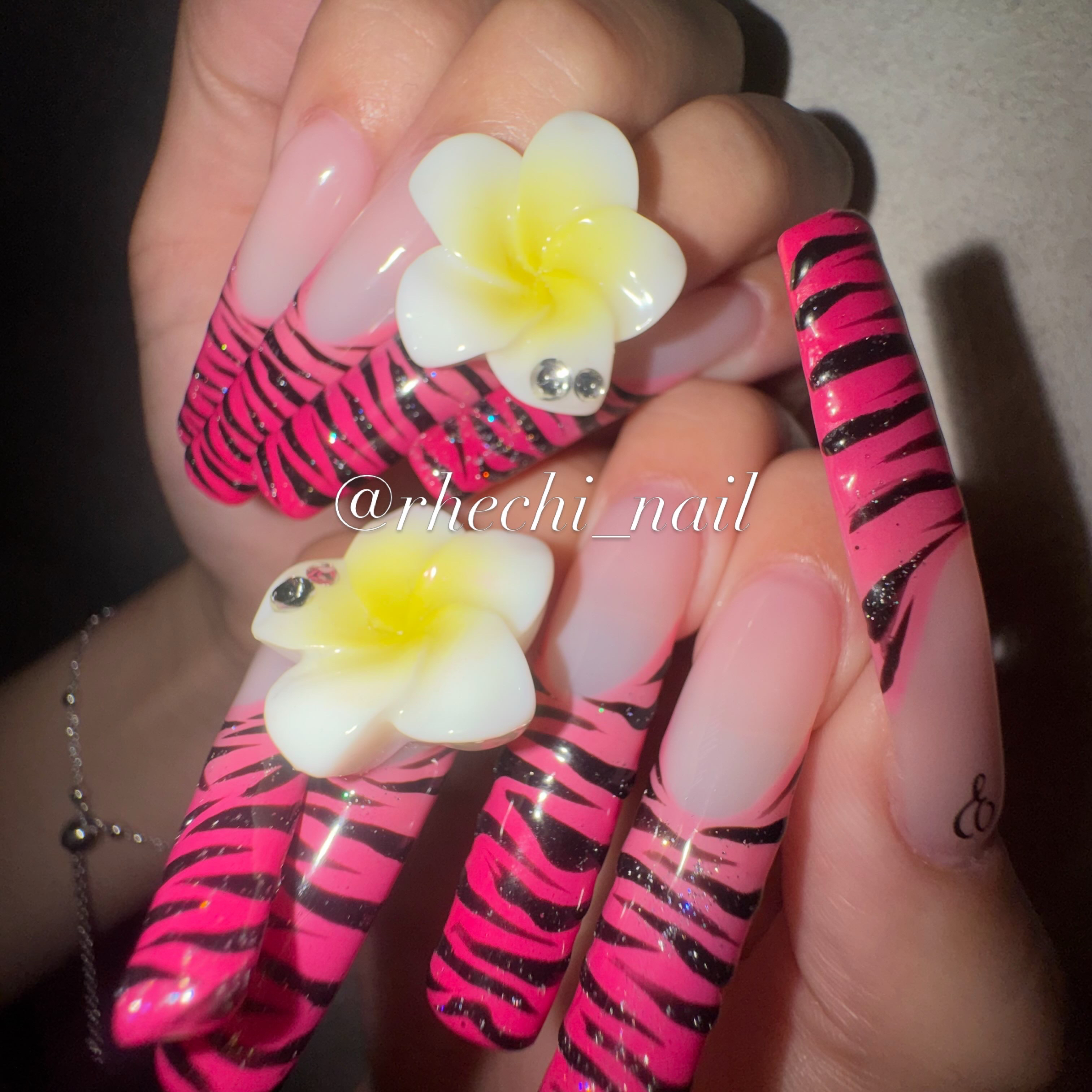 Rhechi_nail