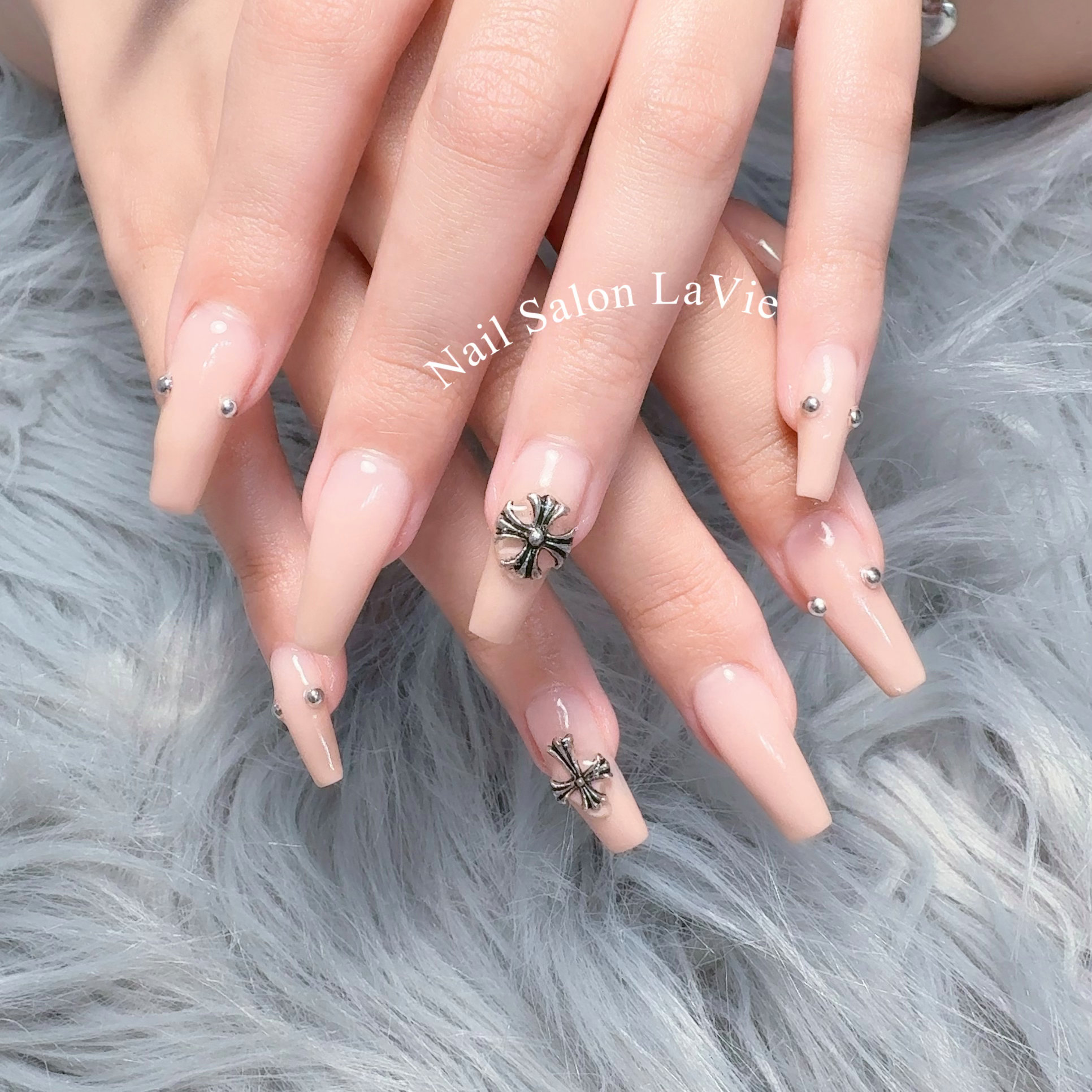 LaVie_nail.