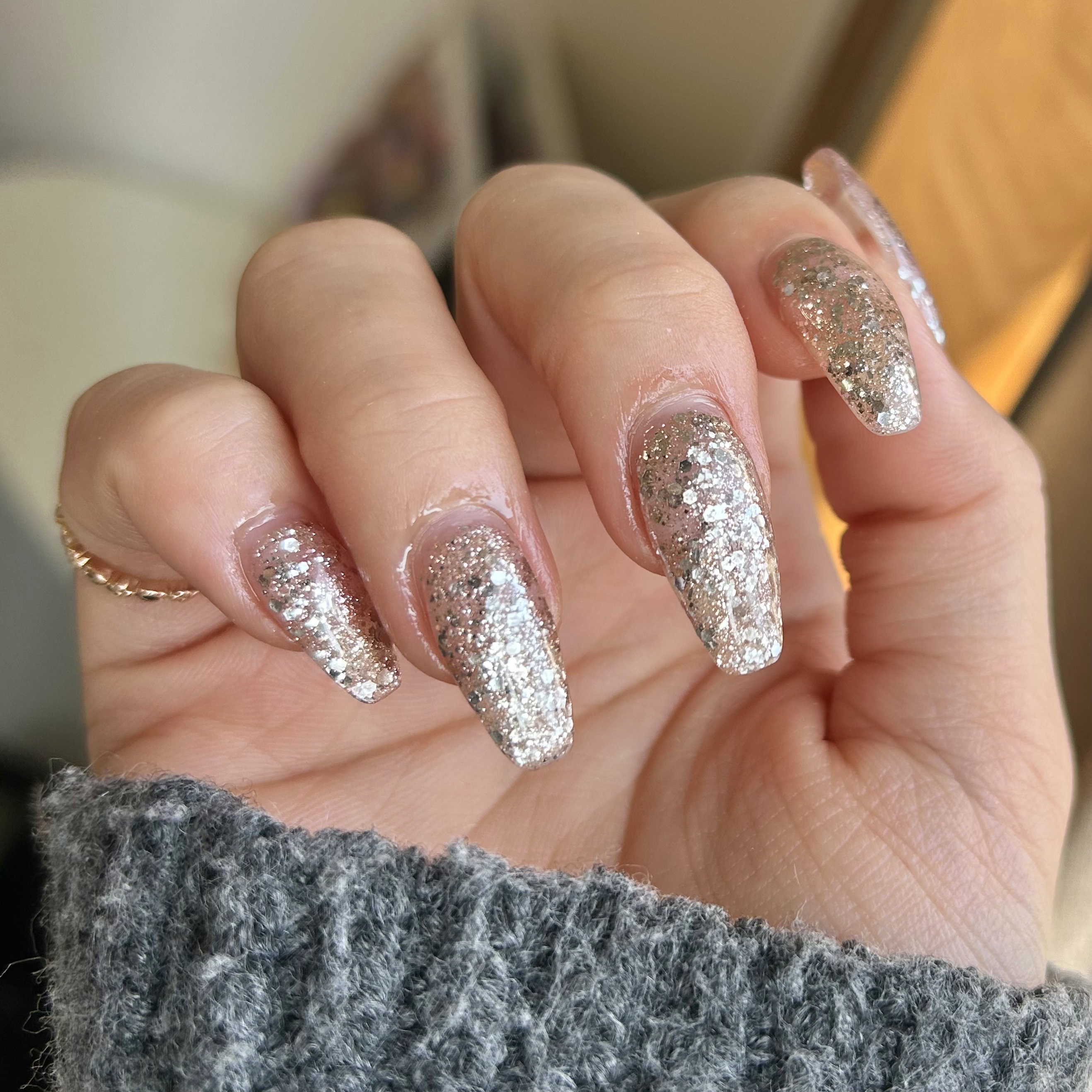 r.nail_m