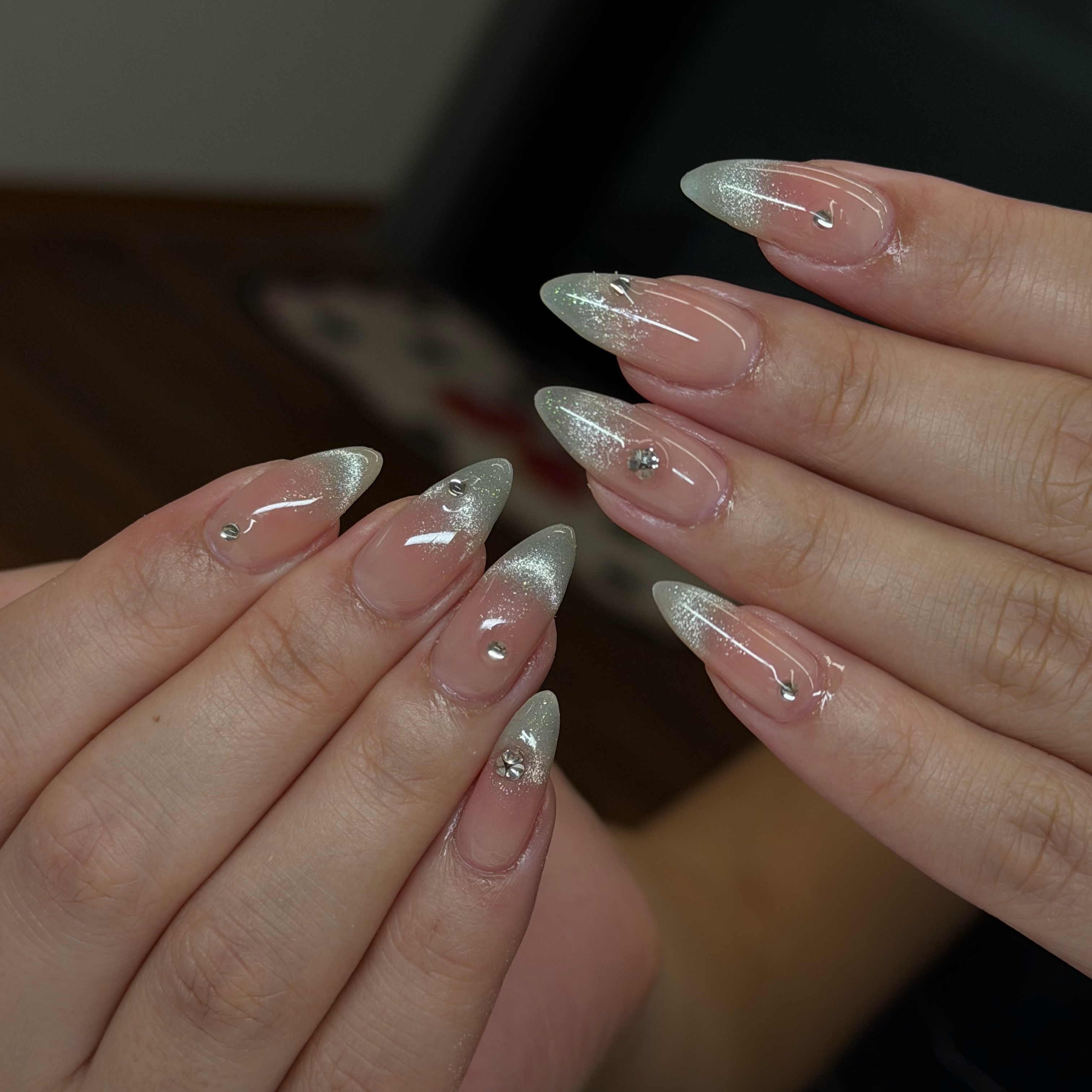 Nail_aina0