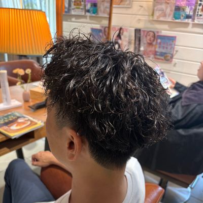 MENSカット＋ツイストパーマ　　　　　　　　　　　　13200円→9900円