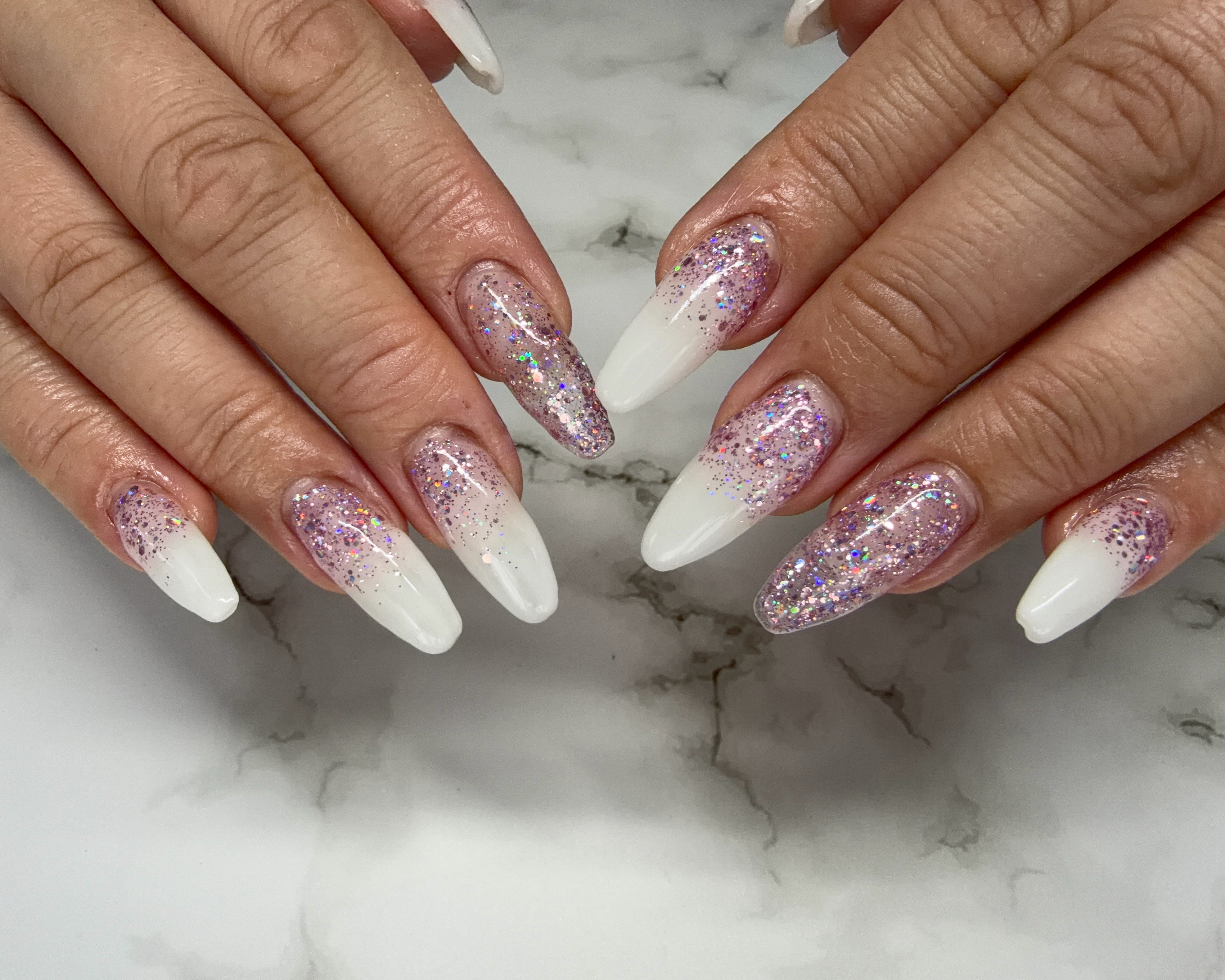 mona_nail