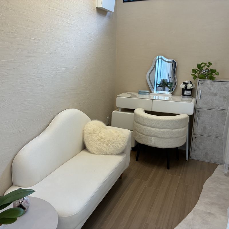 plume.eyelash salon