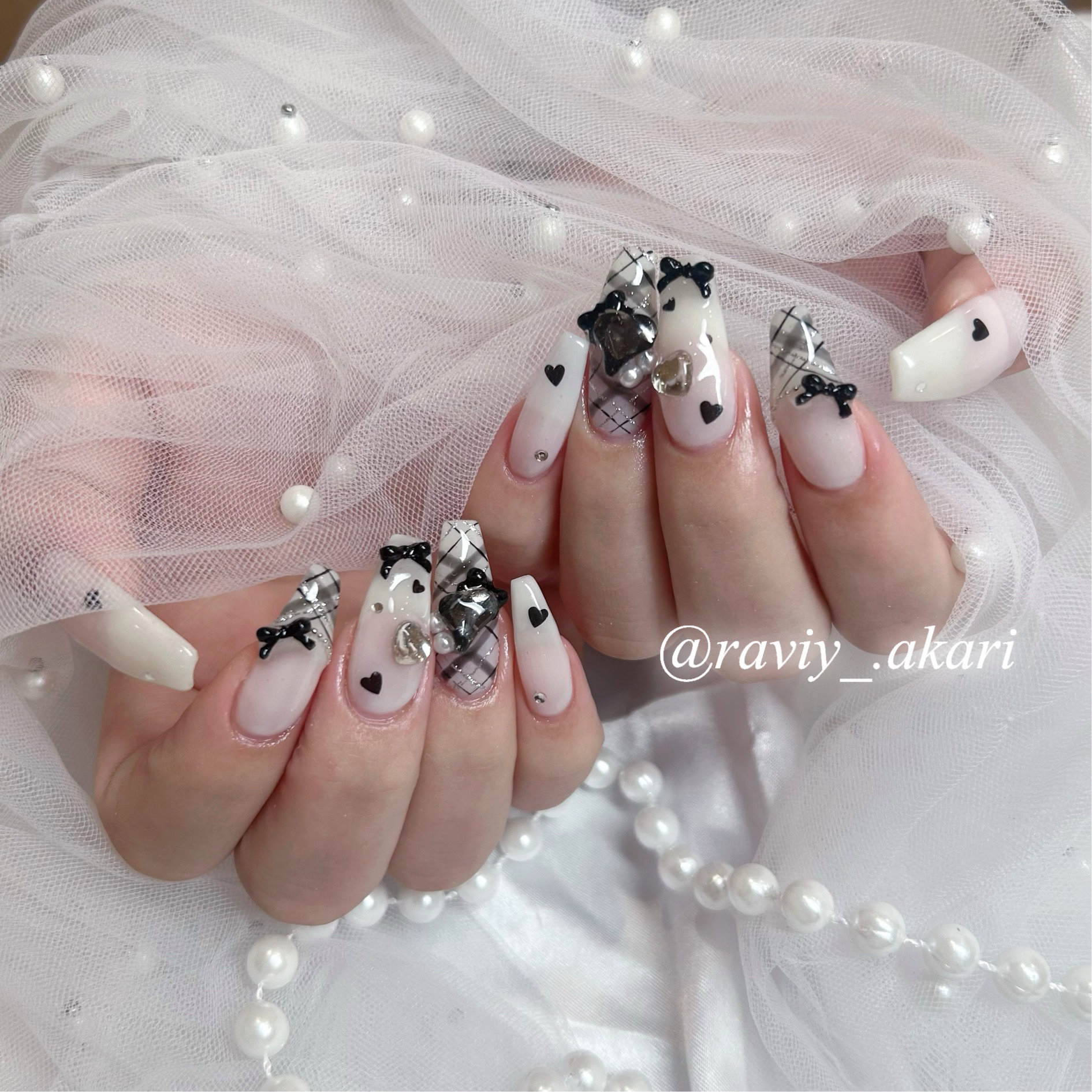 Raviy_.Akari
