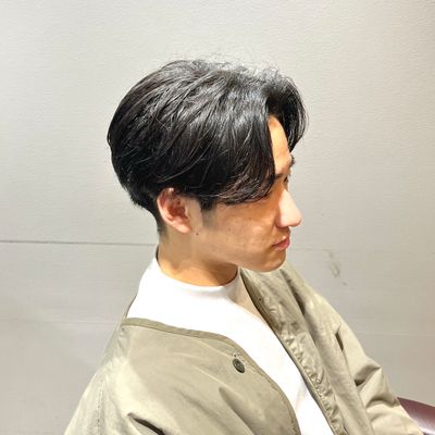 センターパートカット