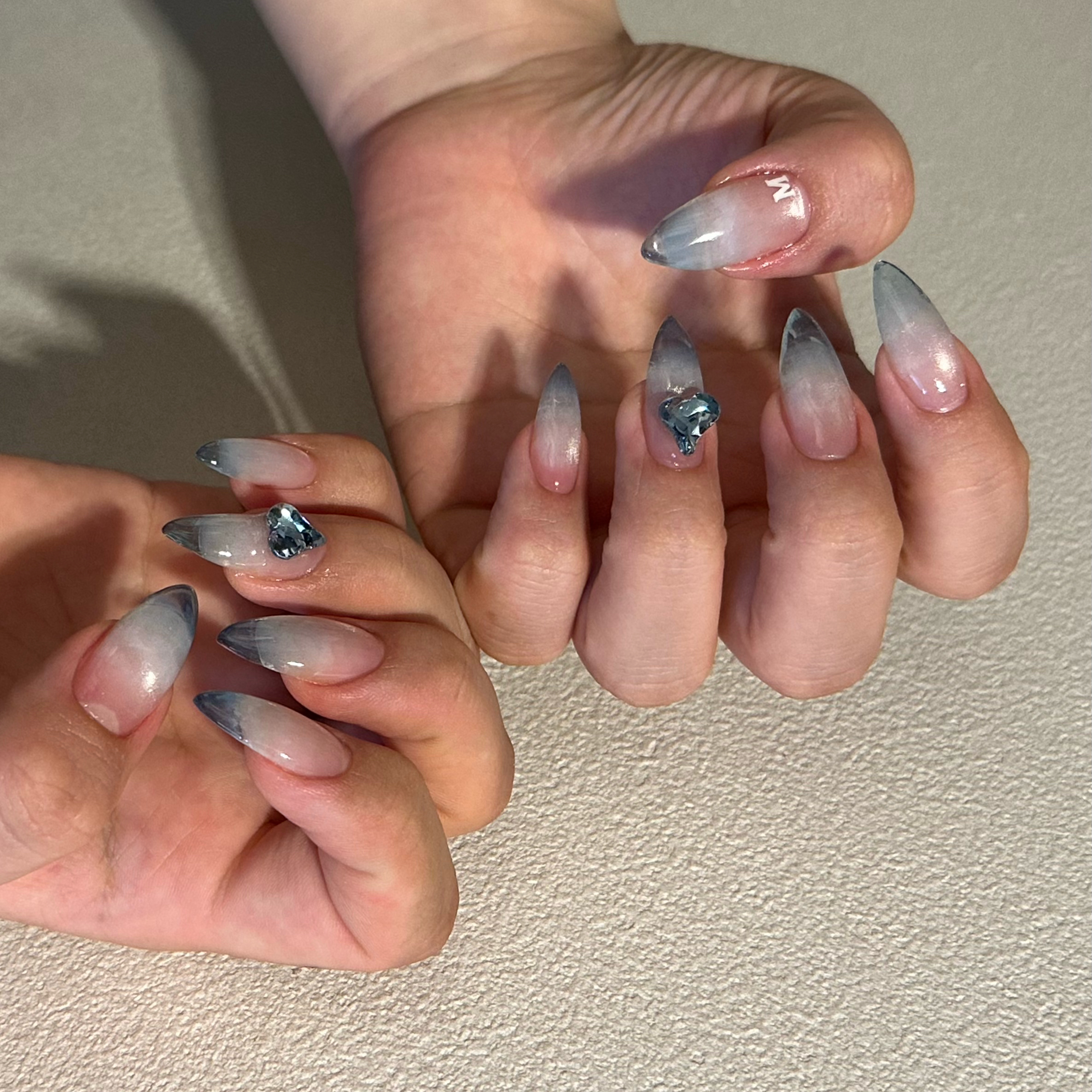 amunail.