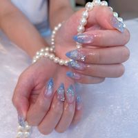 naomi_trunail