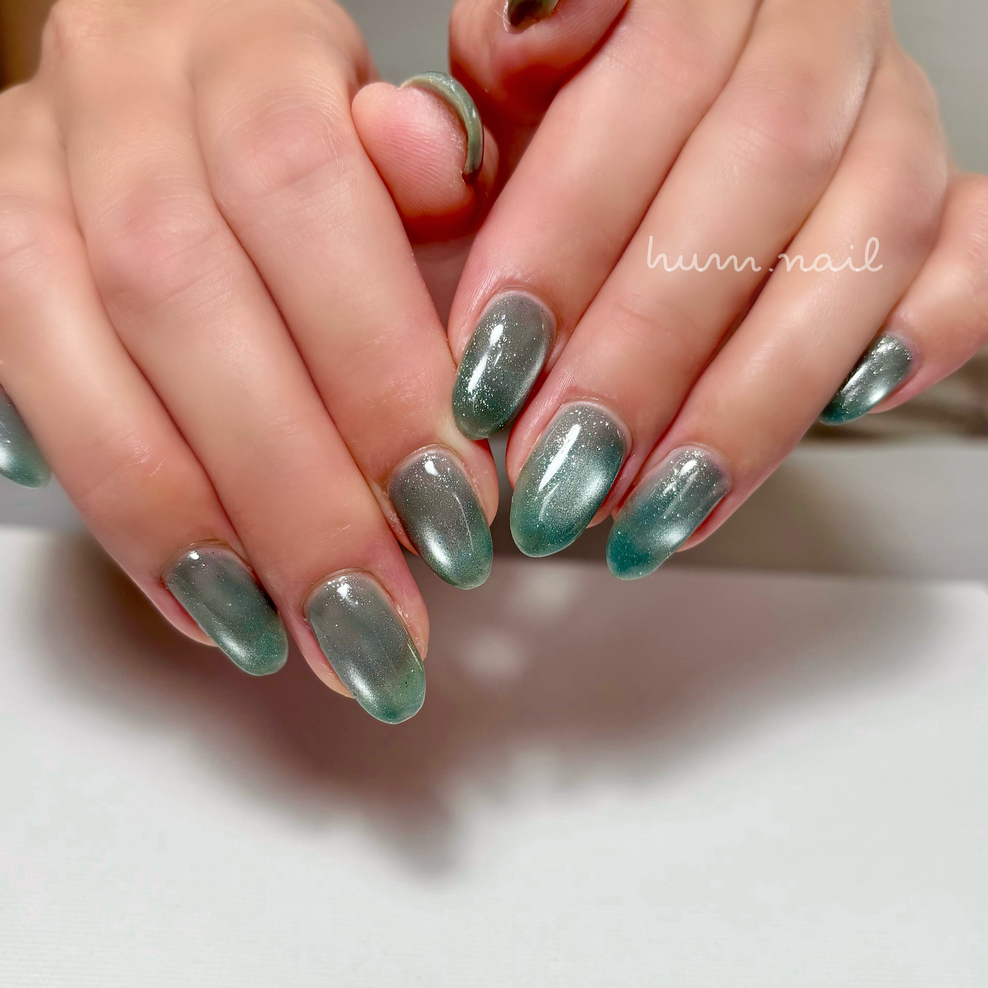 hum.nail