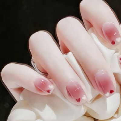 《HAND》ぽわっと艶感チークネイル
