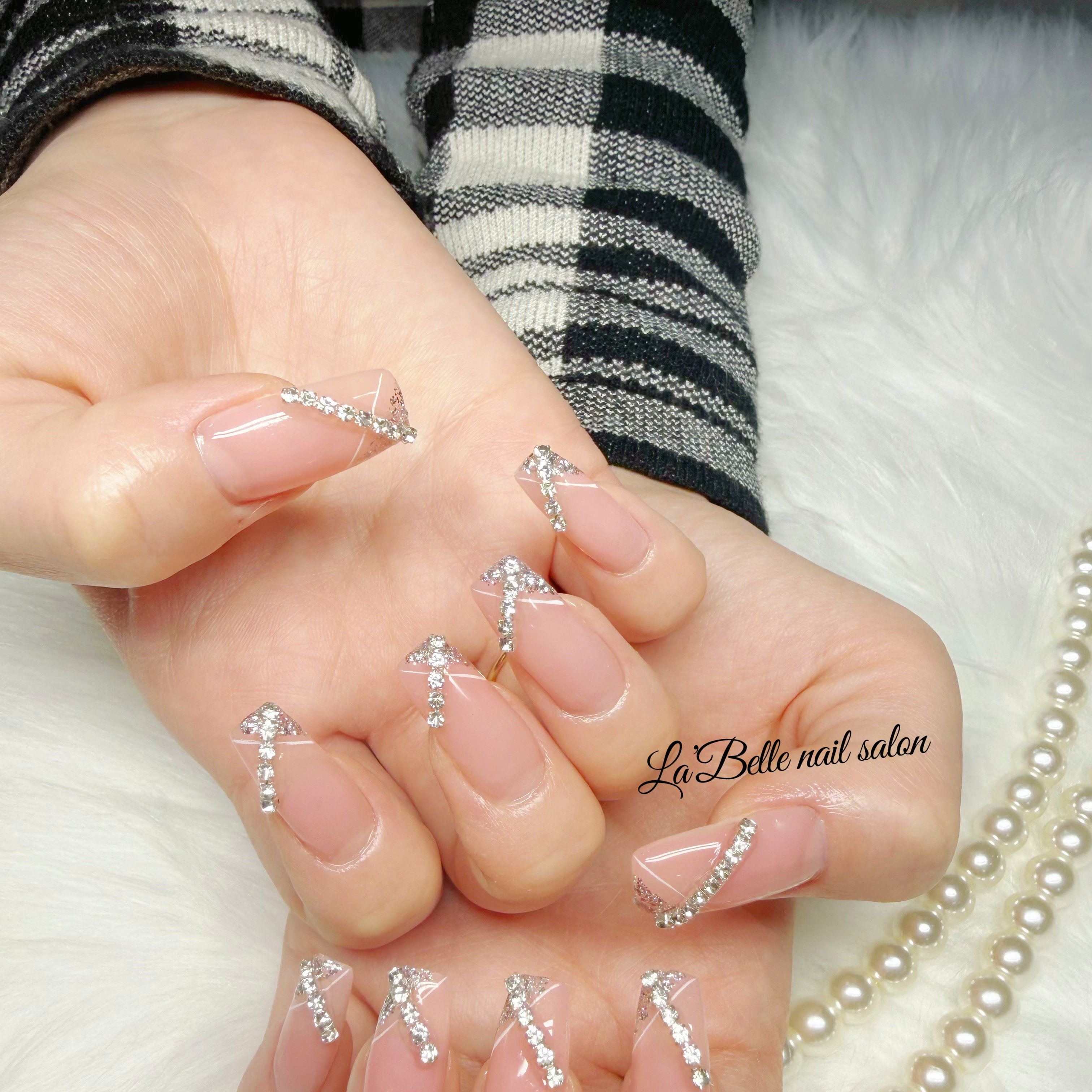 Aina_nail
