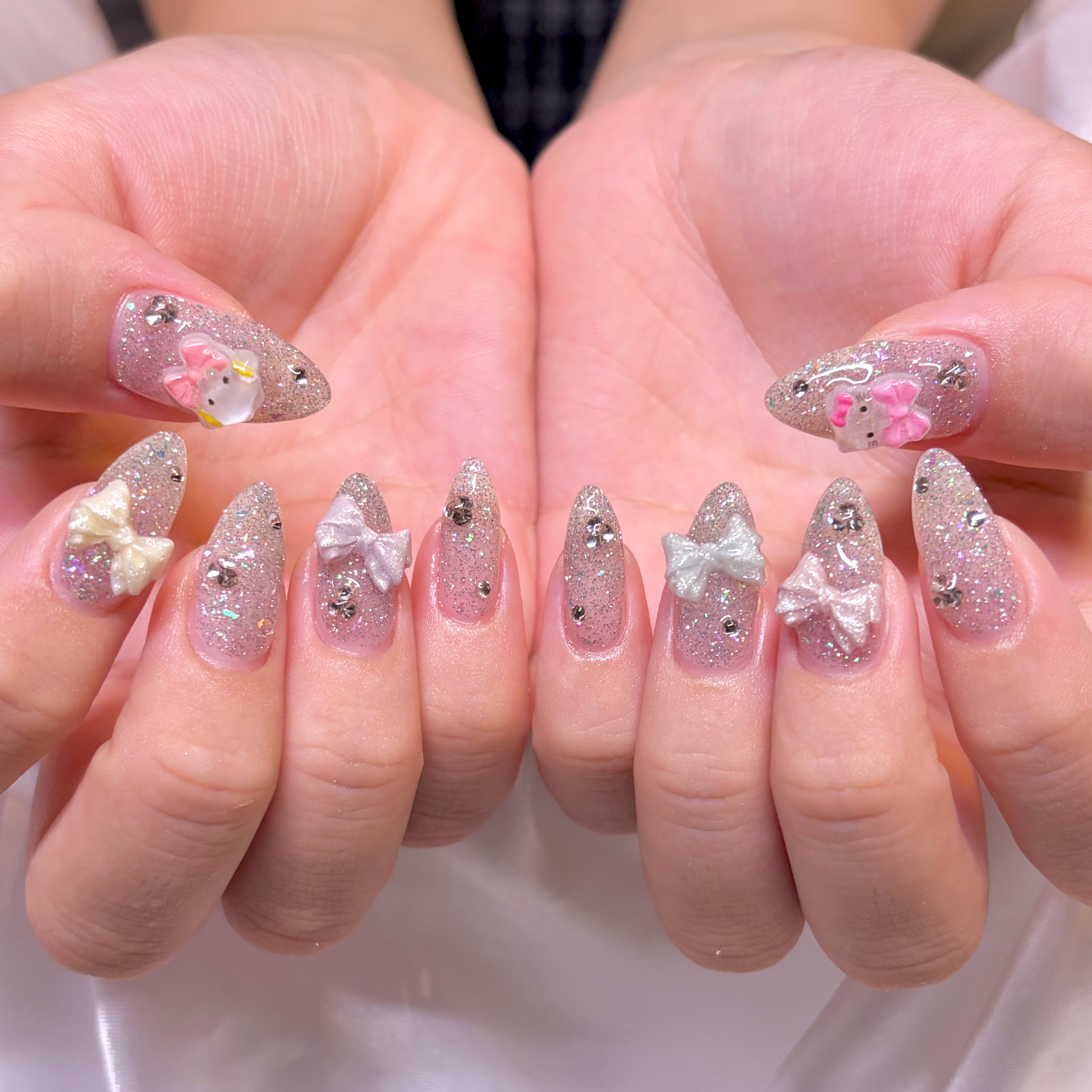 emu.nails