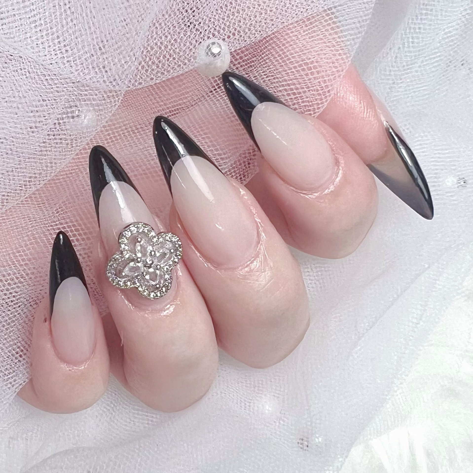 nail_by.mino