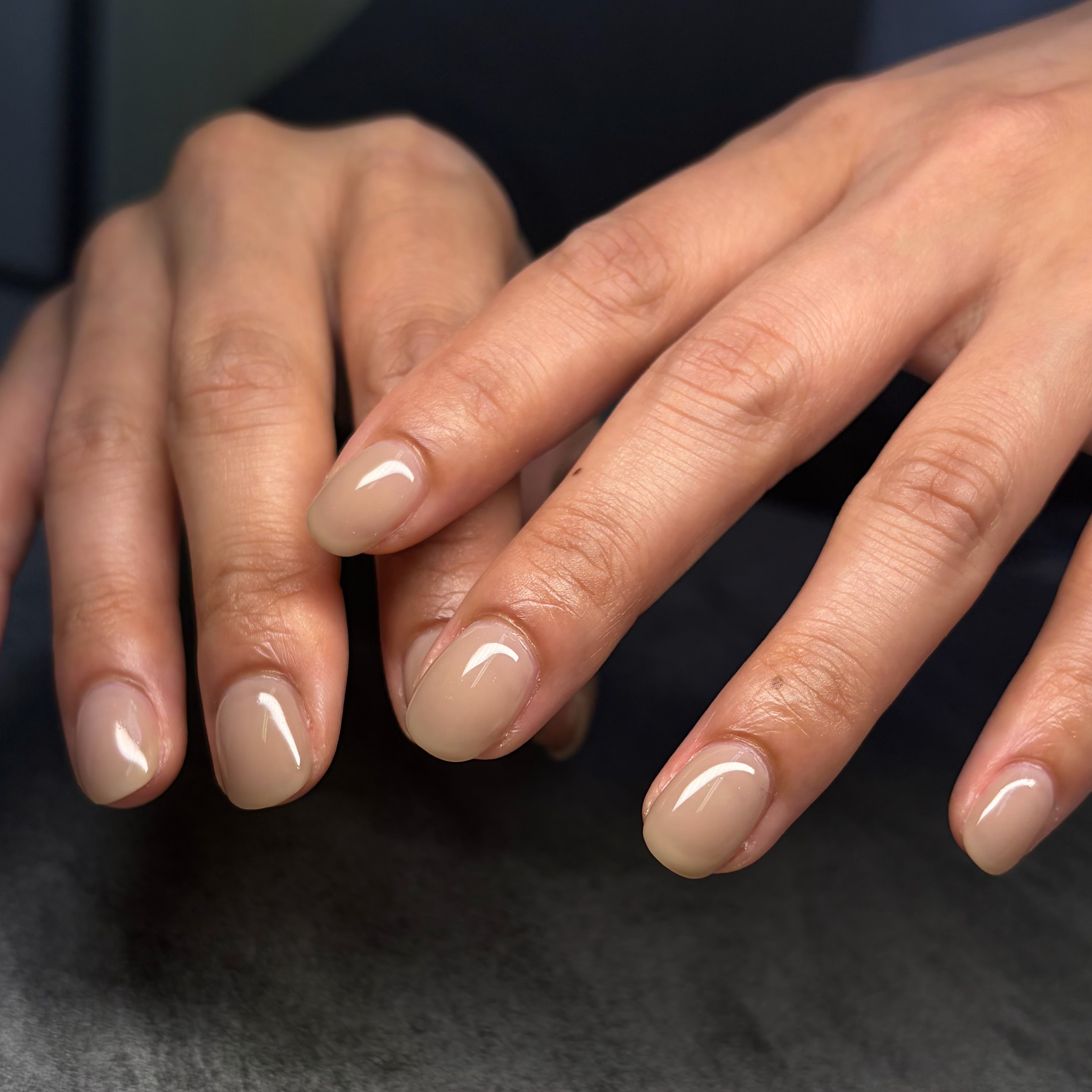 Ann.nail_arisa