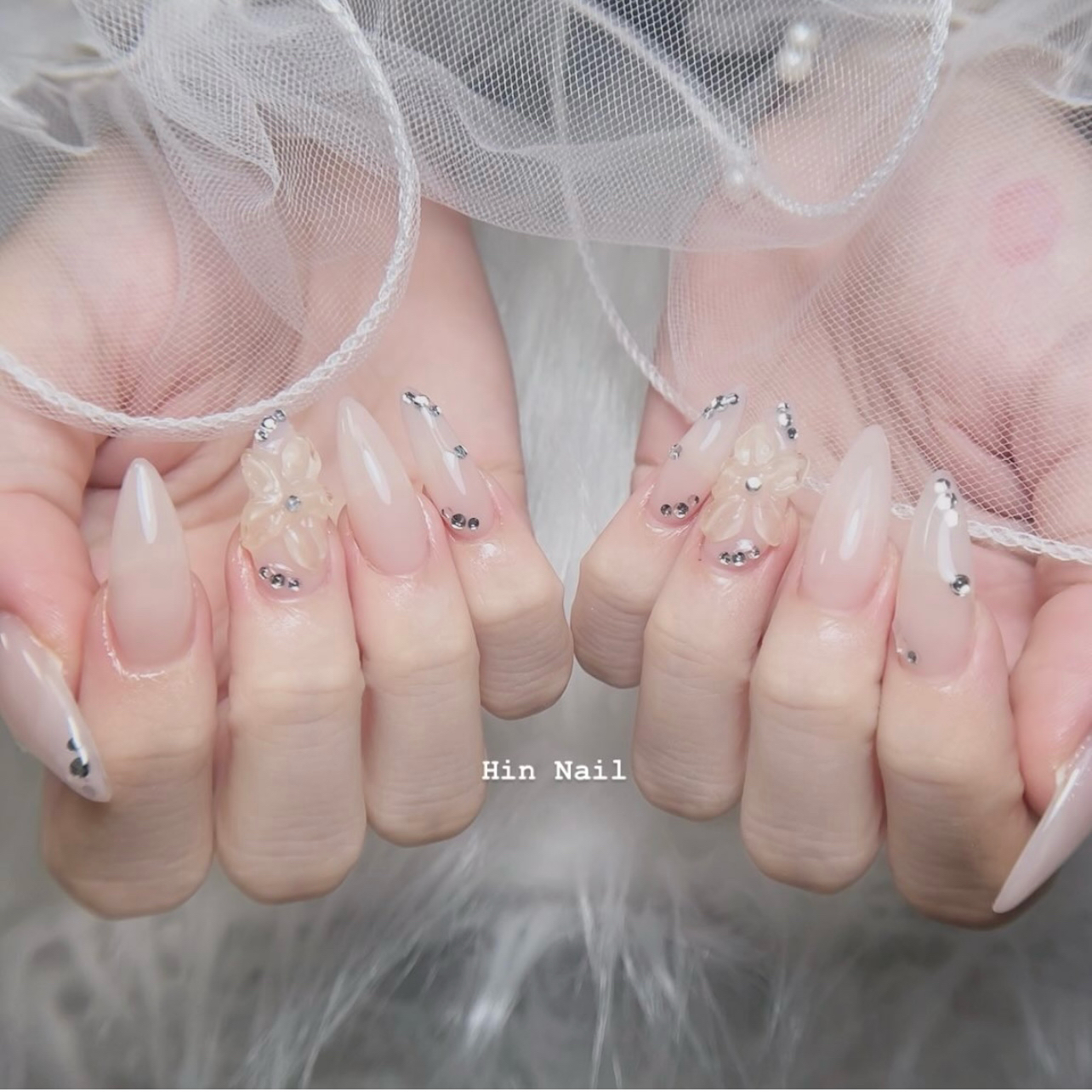 Hin_Nail