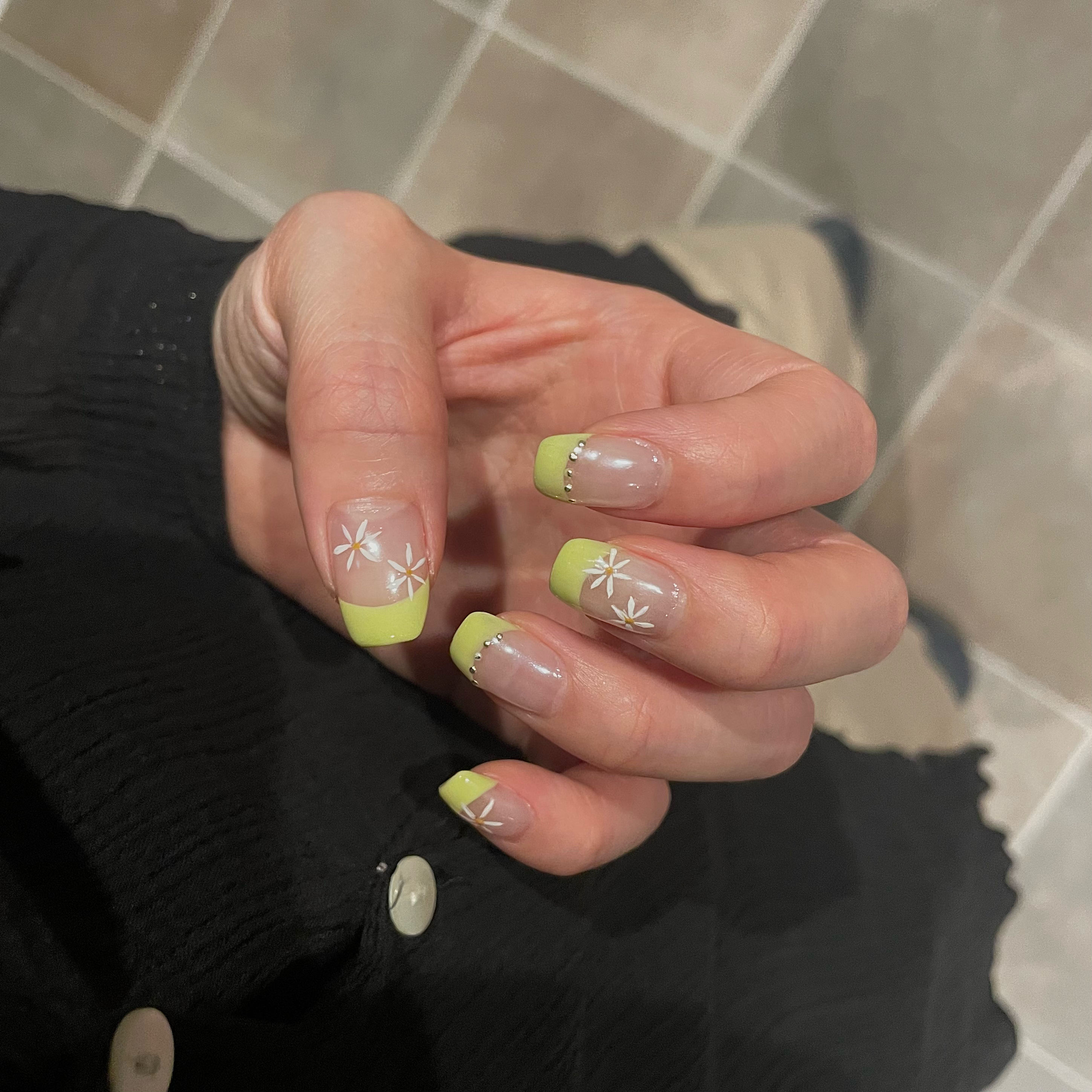 nari_nail
