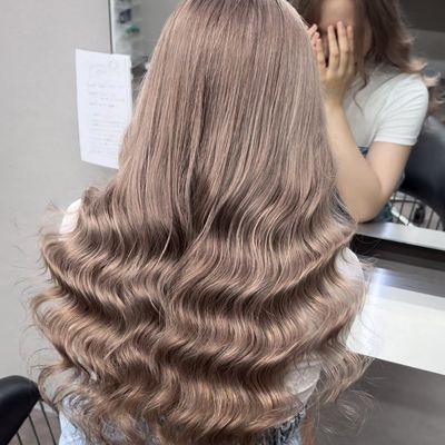 ネイリー限定‼️ブリーチカラー+メンテナンスカット