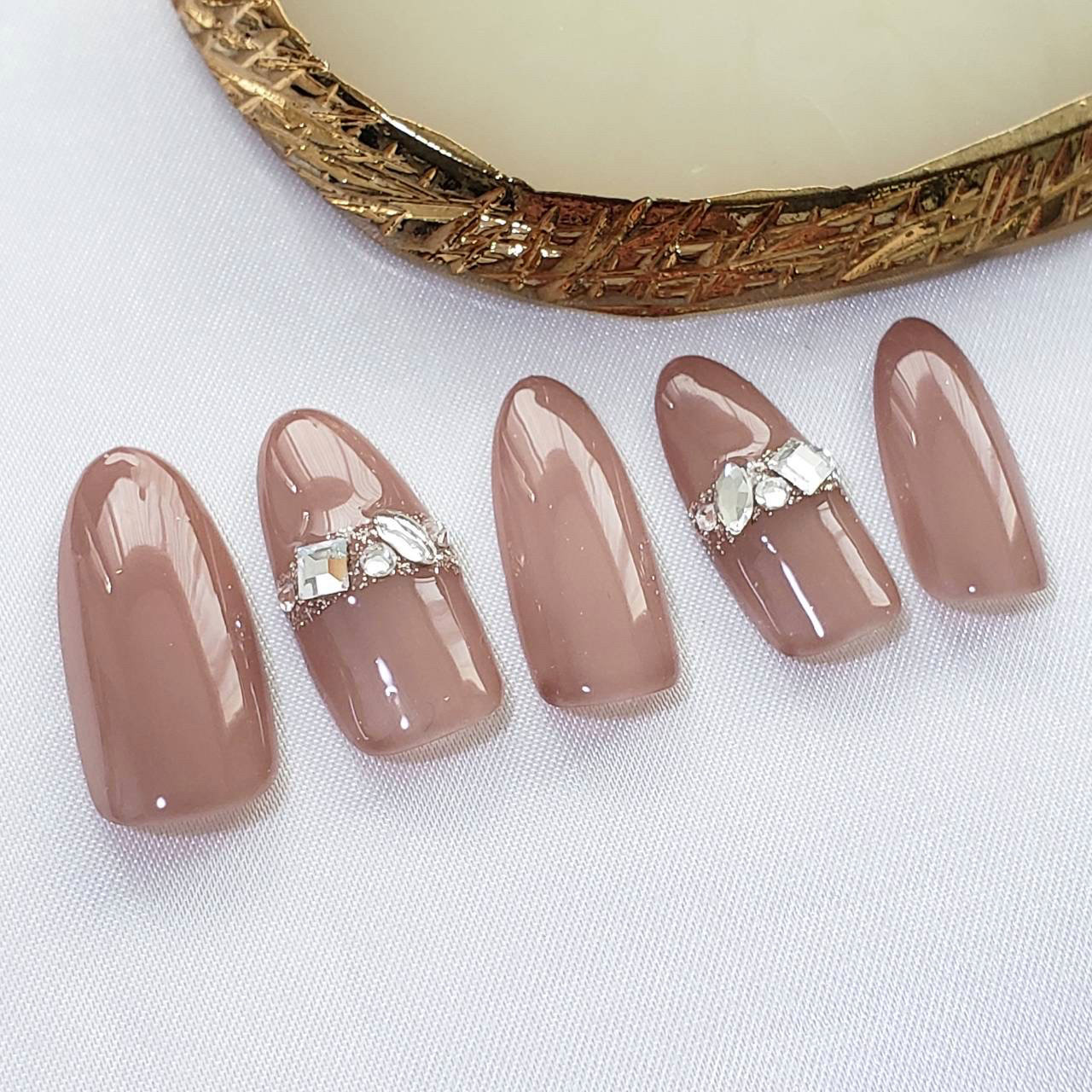 LINO_NAIL