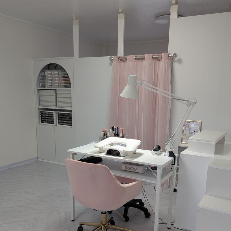 Nail Salon Crysta