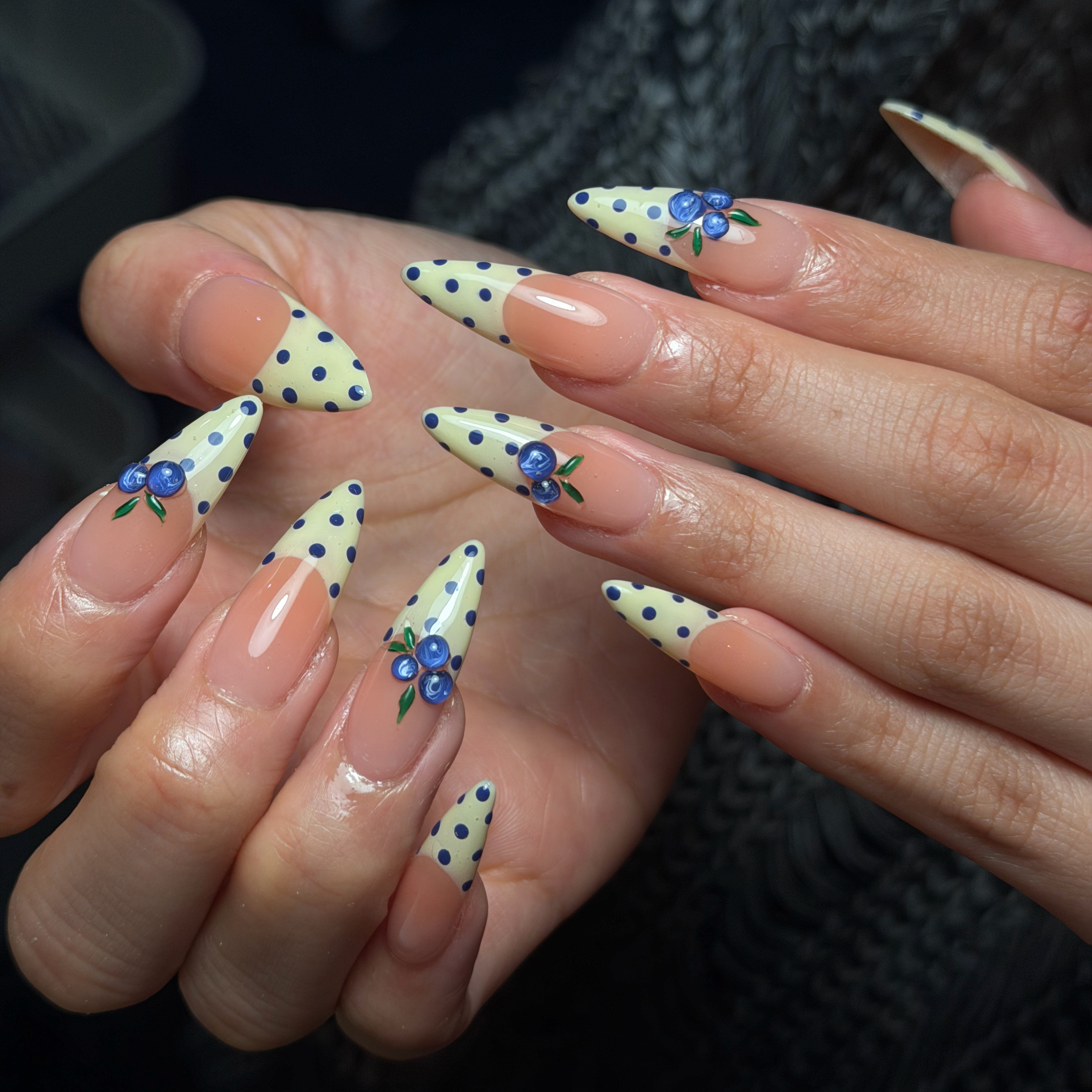 CoMo_Ana_Nail