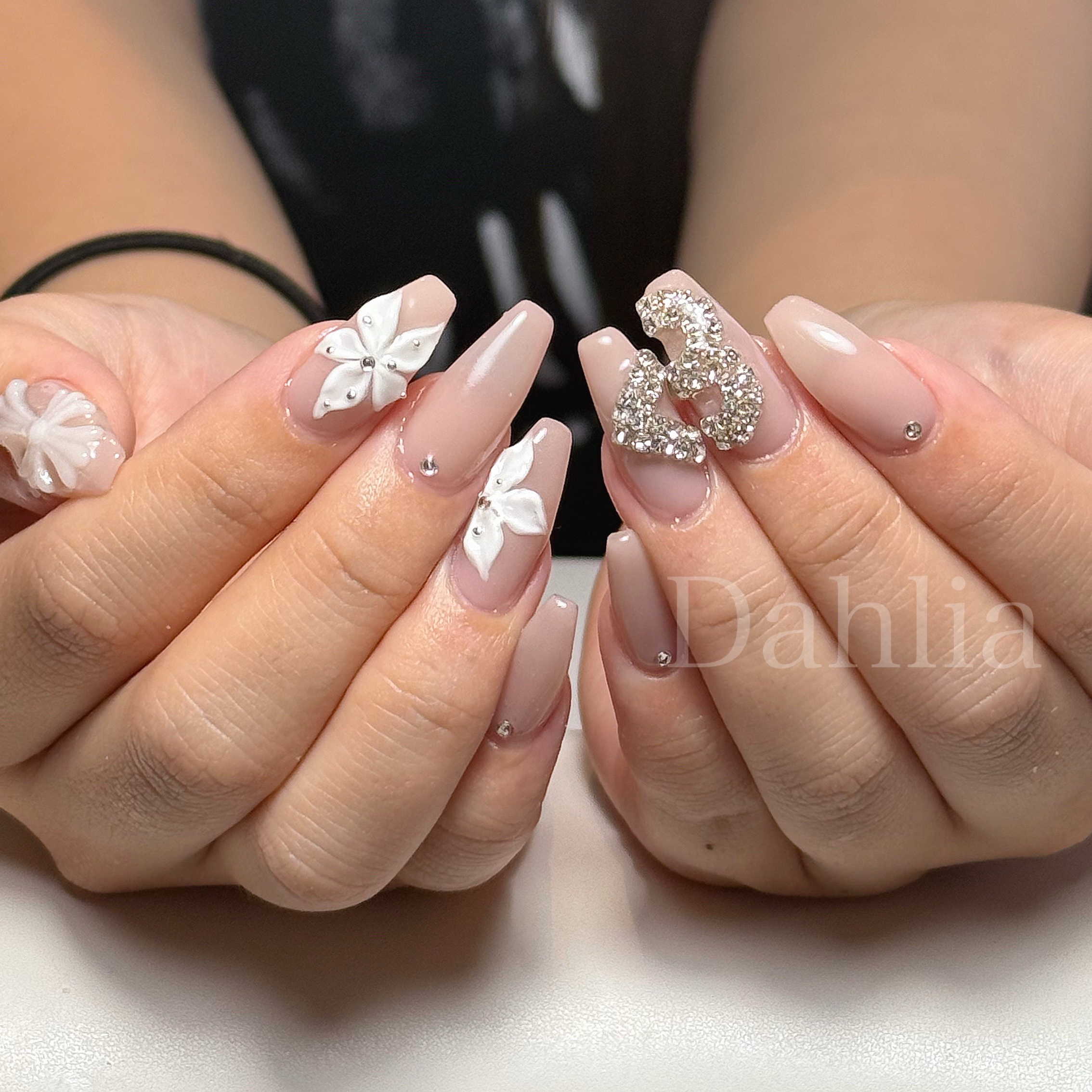 Dahlia_nail.
