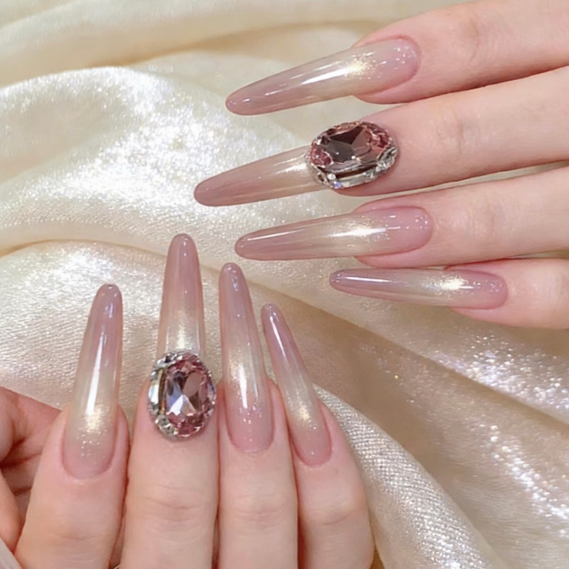 Yuna_nail.