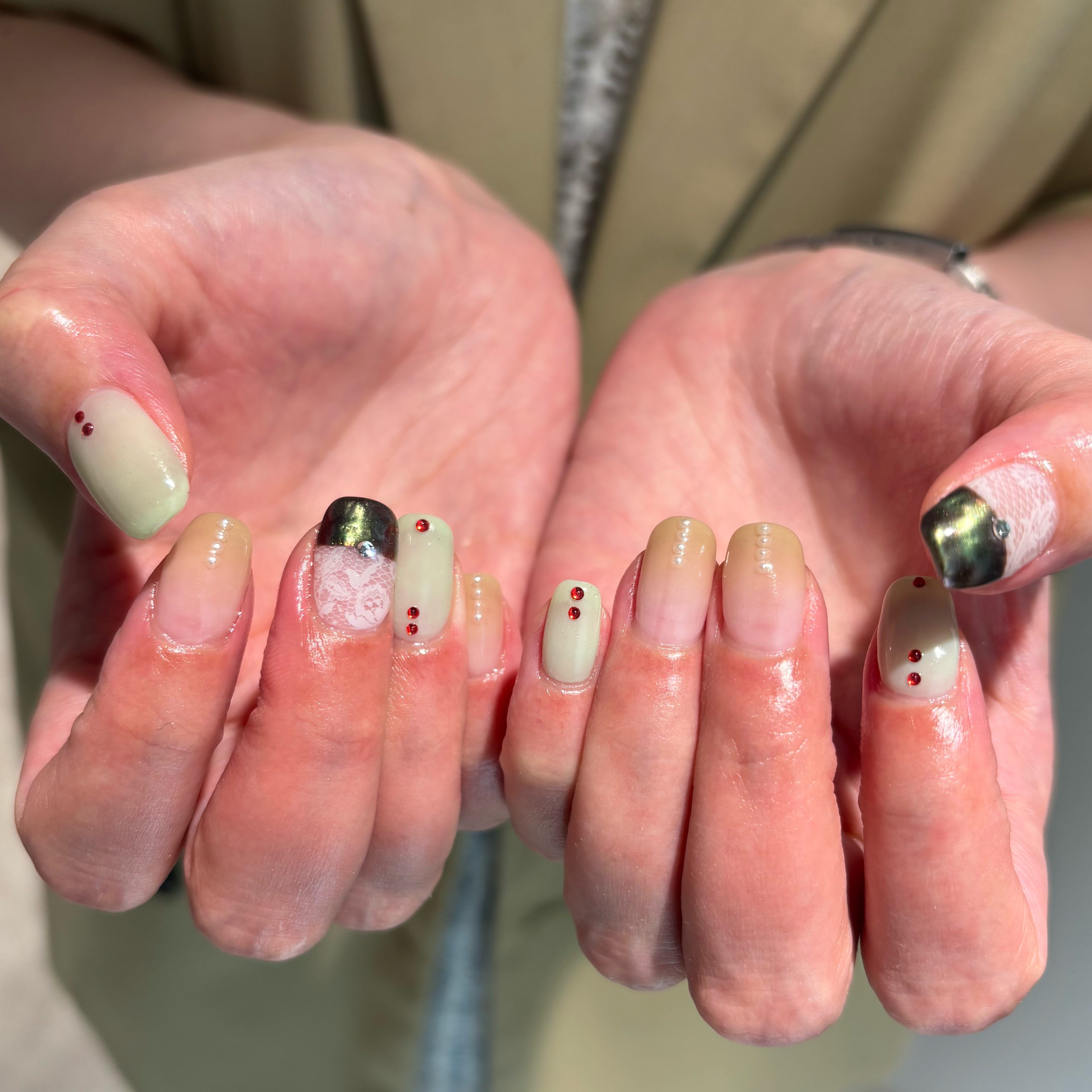 Emu...nail