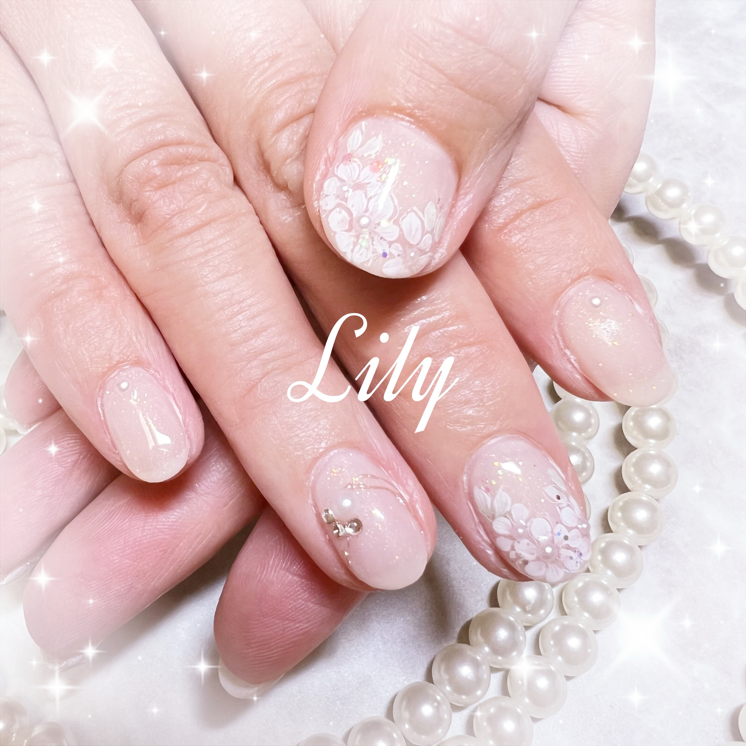 Lily.nail