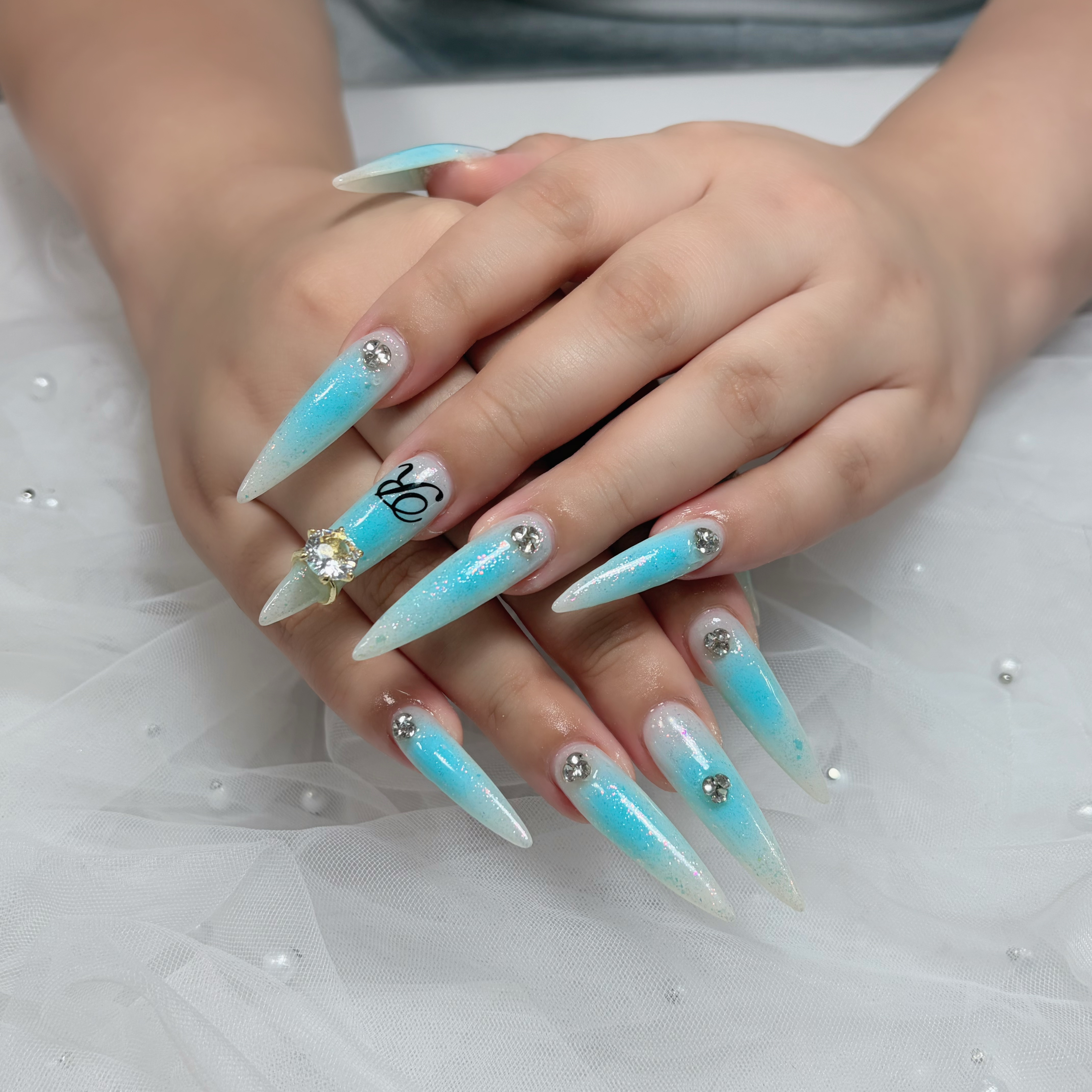 Huyn_Nail_
