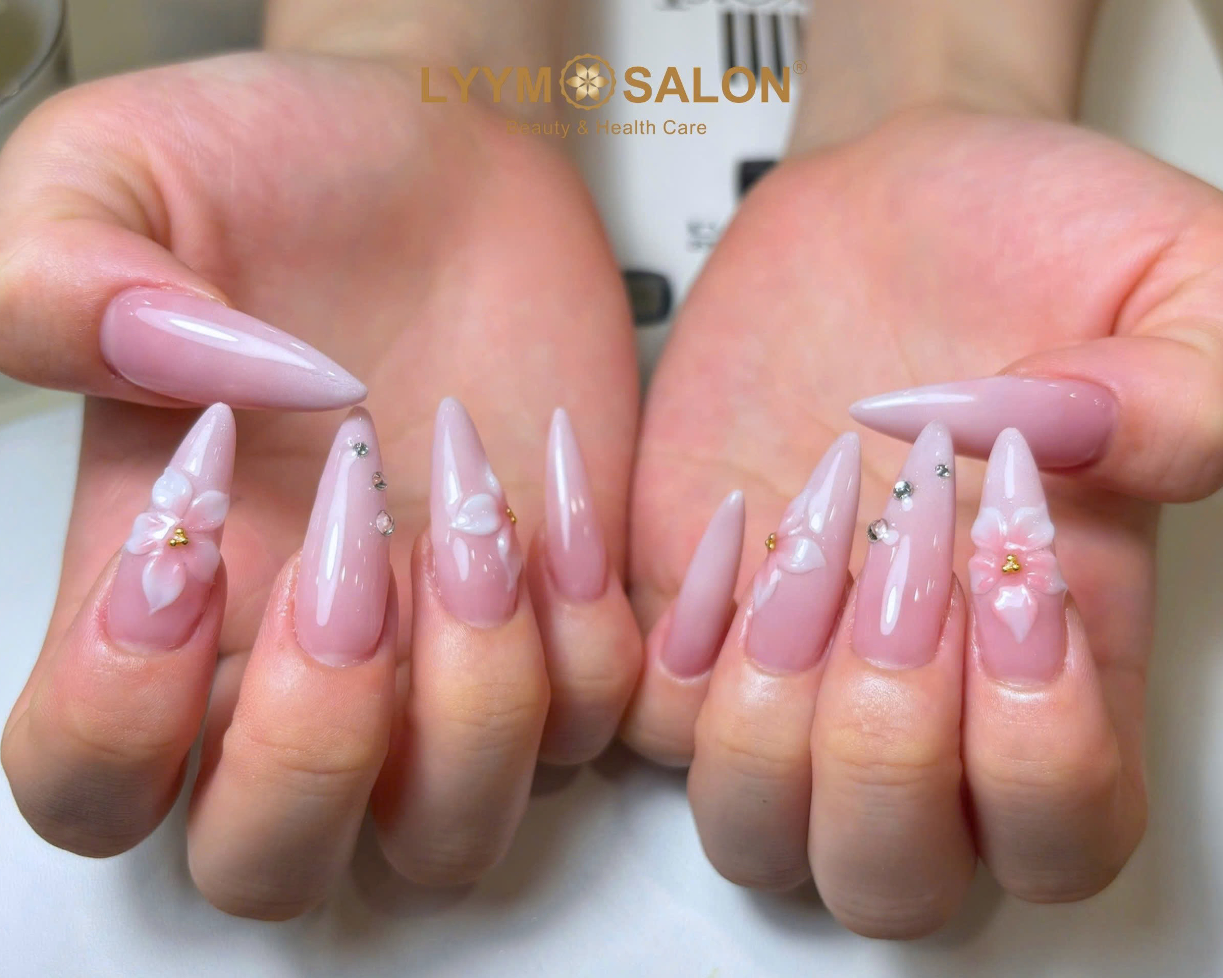 LyymSalon_rin