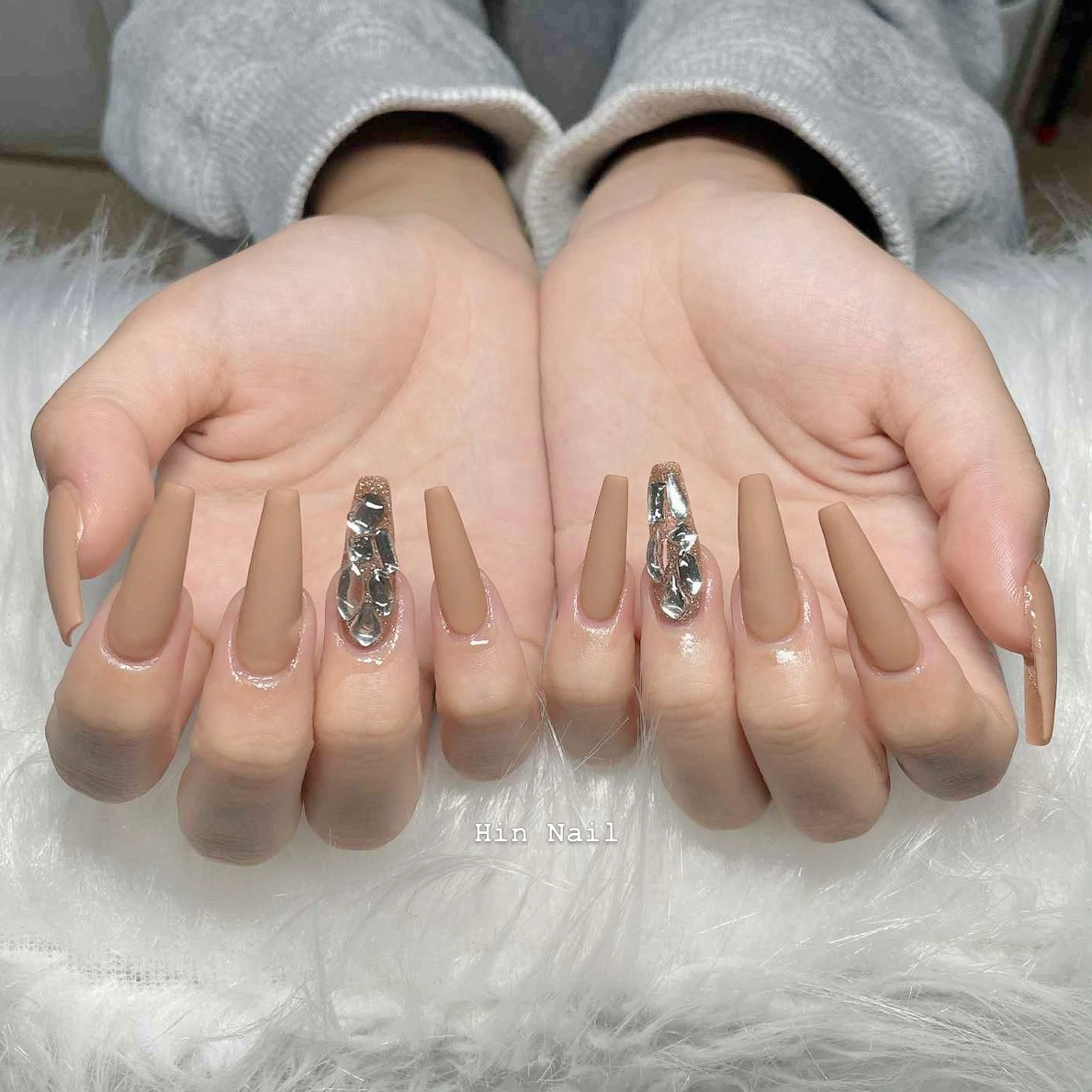 Hin_Nail