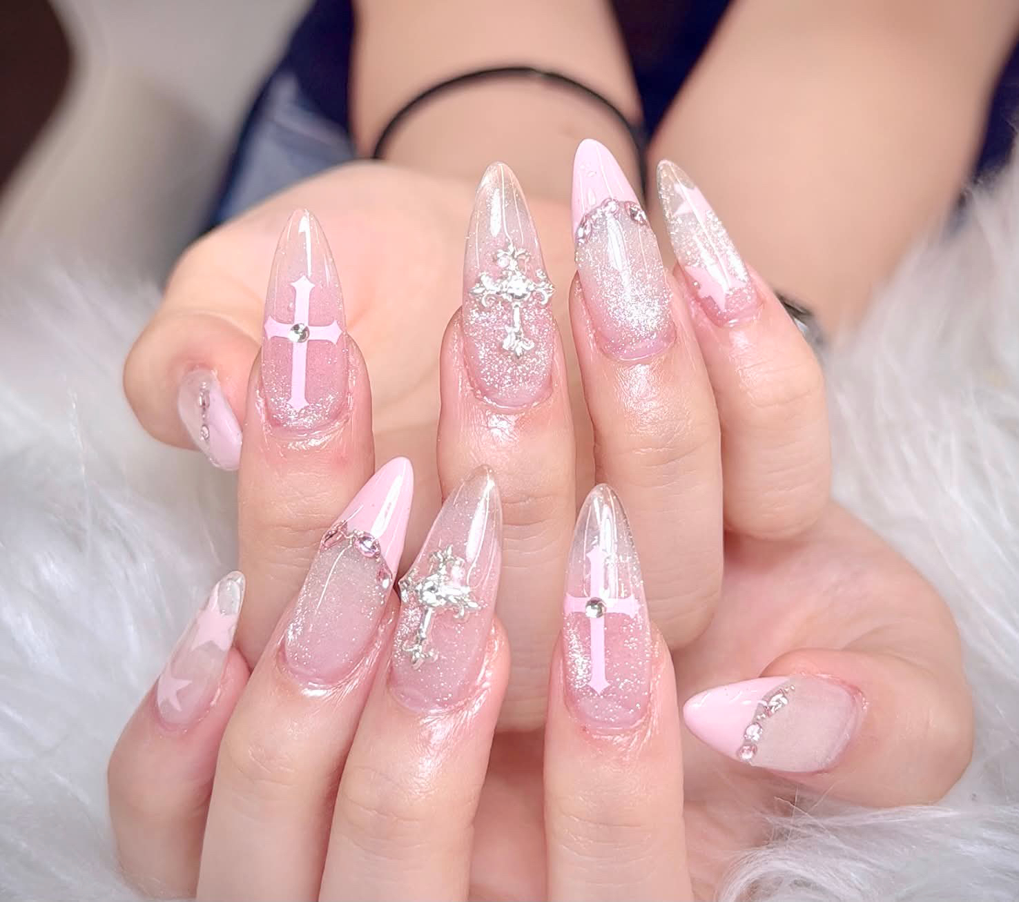 LUNA_Nails