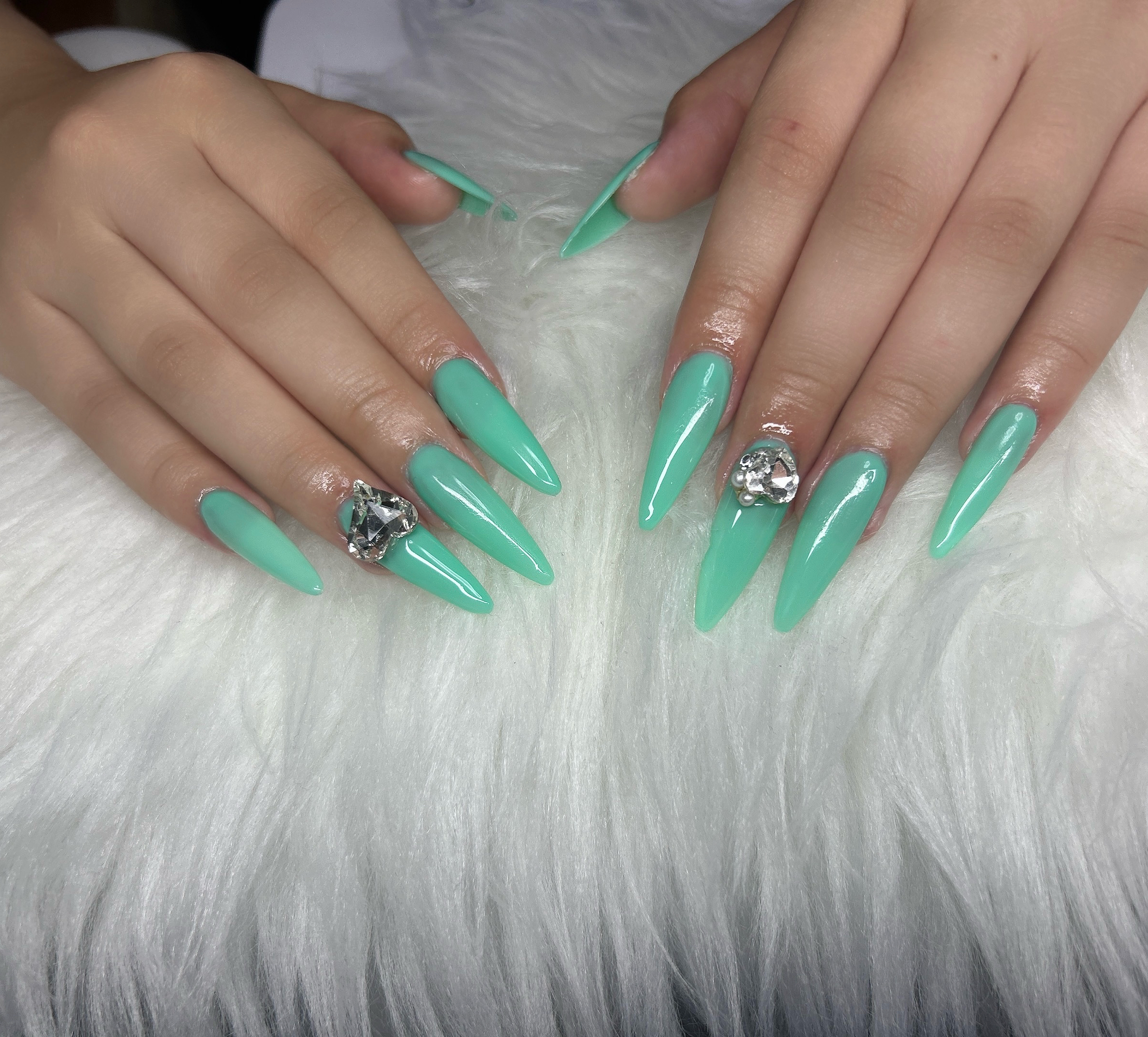 A.anela_nail
