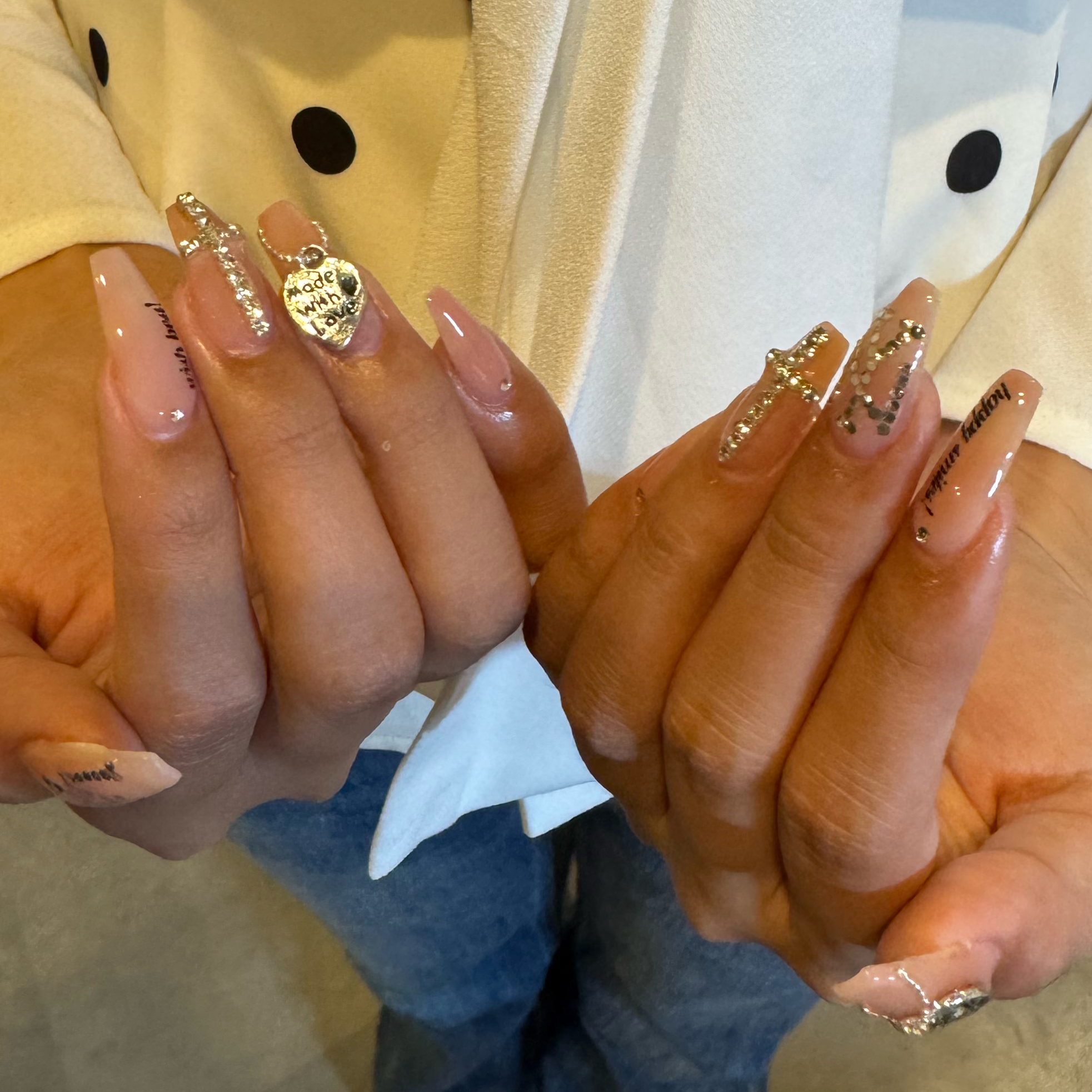 nailsalongia
