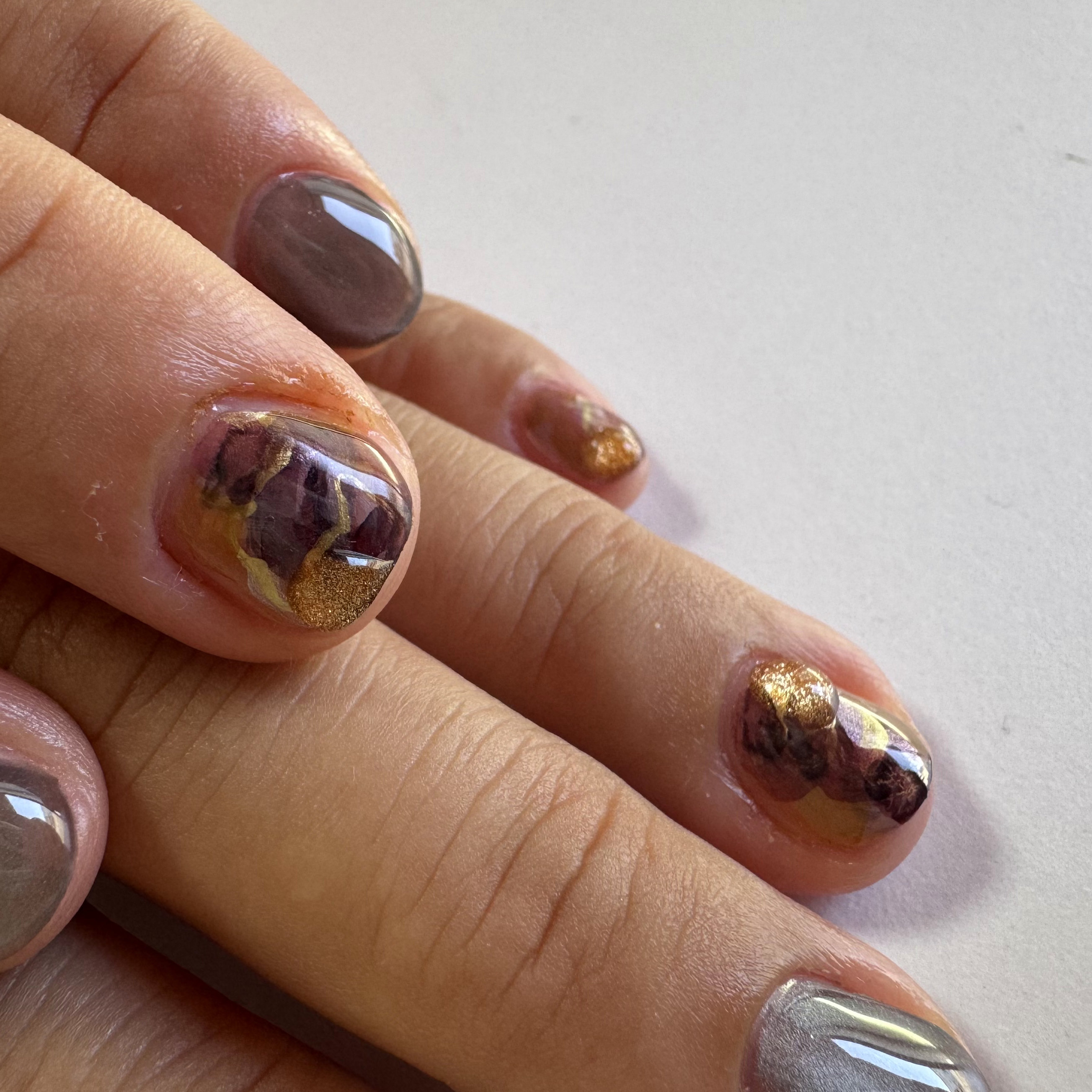 muni.nail