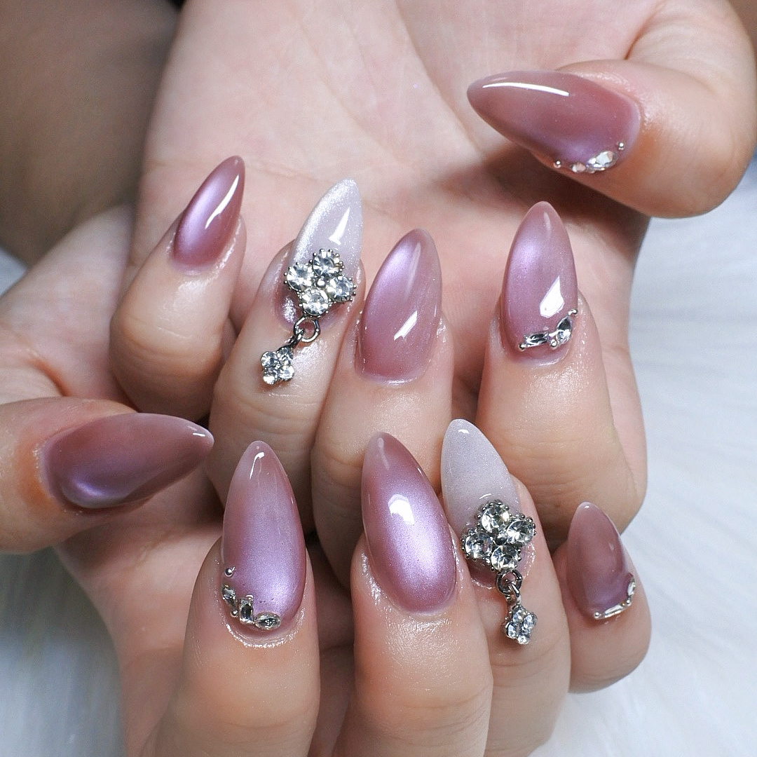 Ravahlia_nails